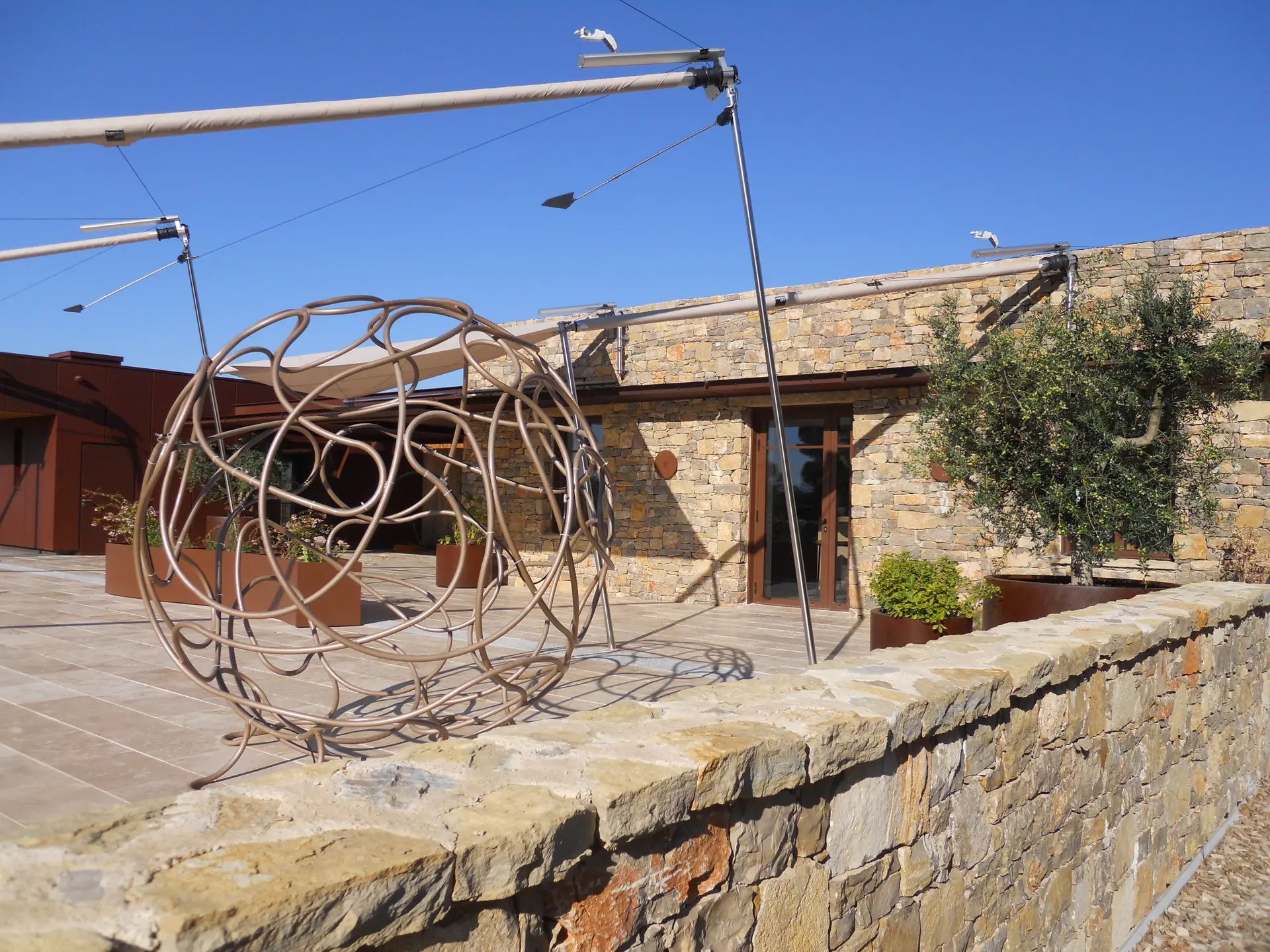 Entrée de la boutique du château La Martinette