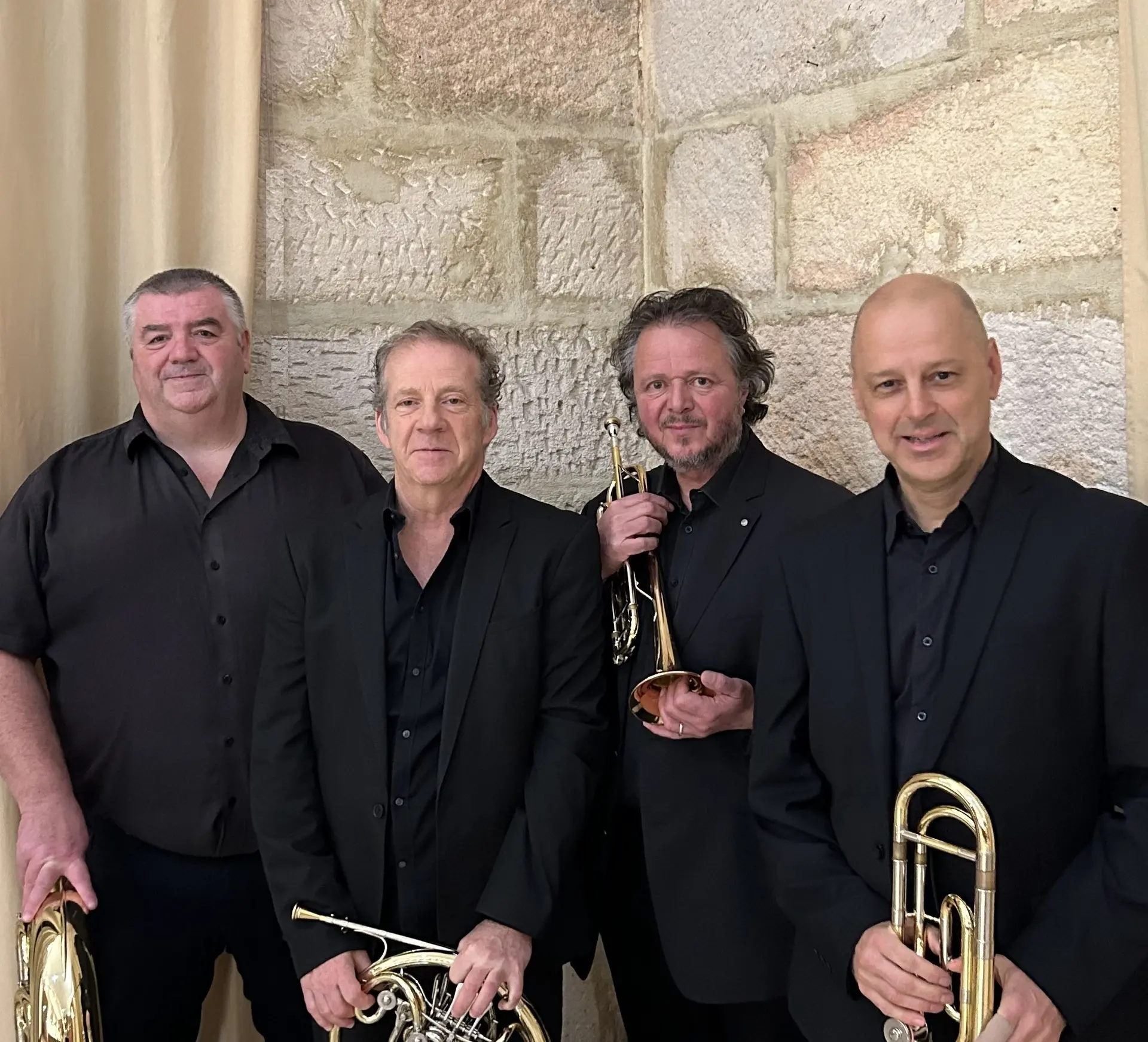 Photo du groupe d'artistes