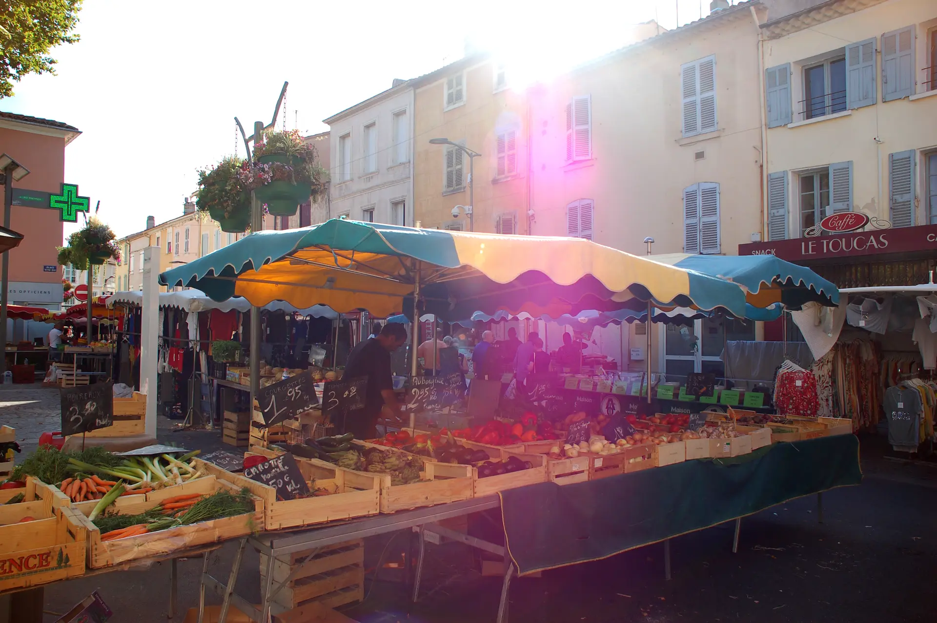 Marché de la Crau / Mercredi et dimanche matin