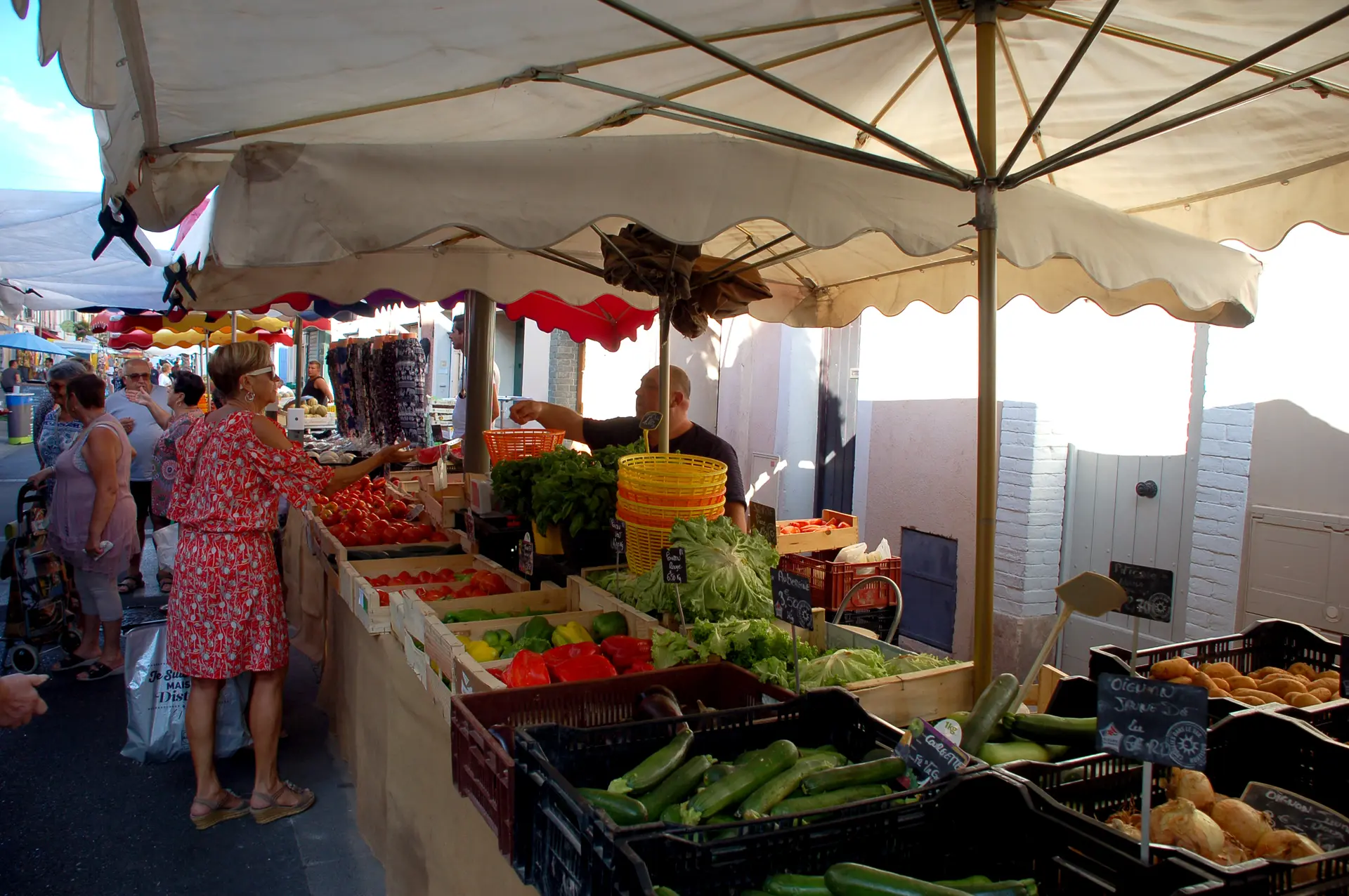 Marché de la Crau / Mercredi et dimanche matin