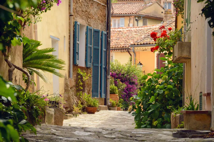 Ruelle village