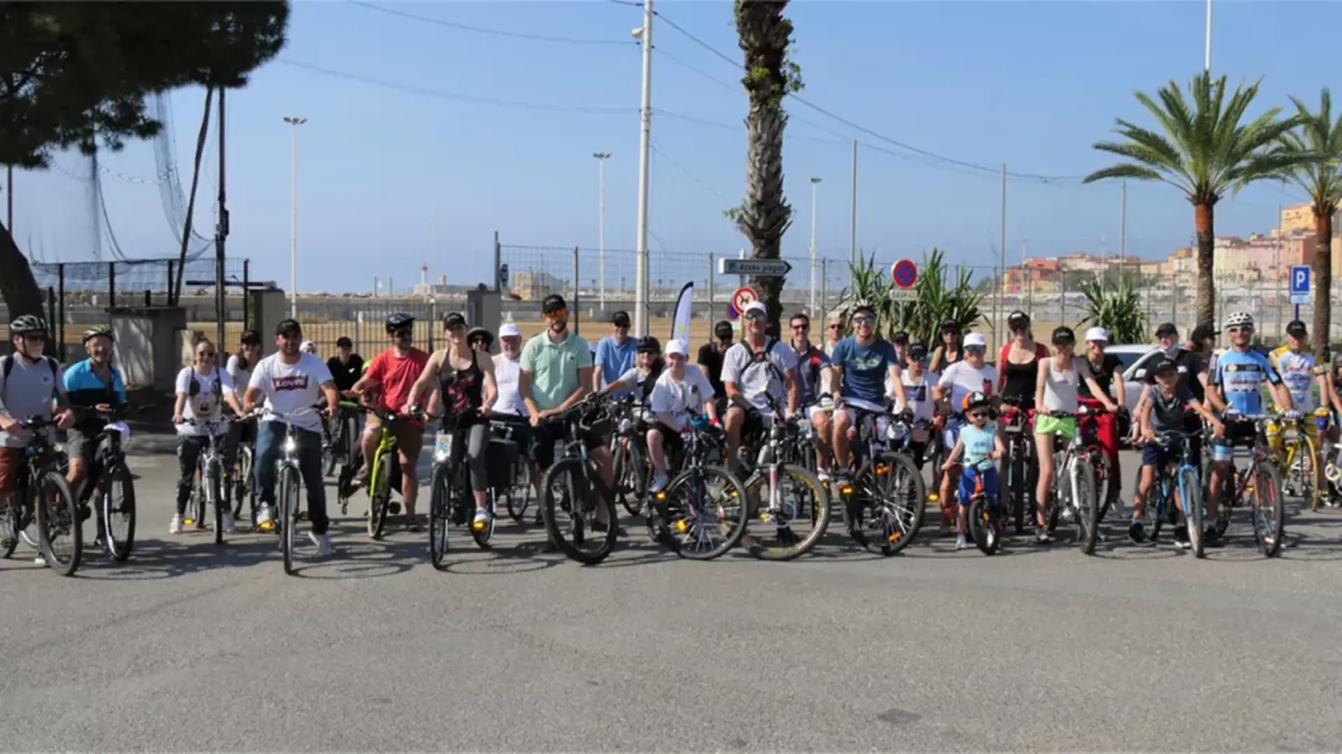 Personnes à vélo