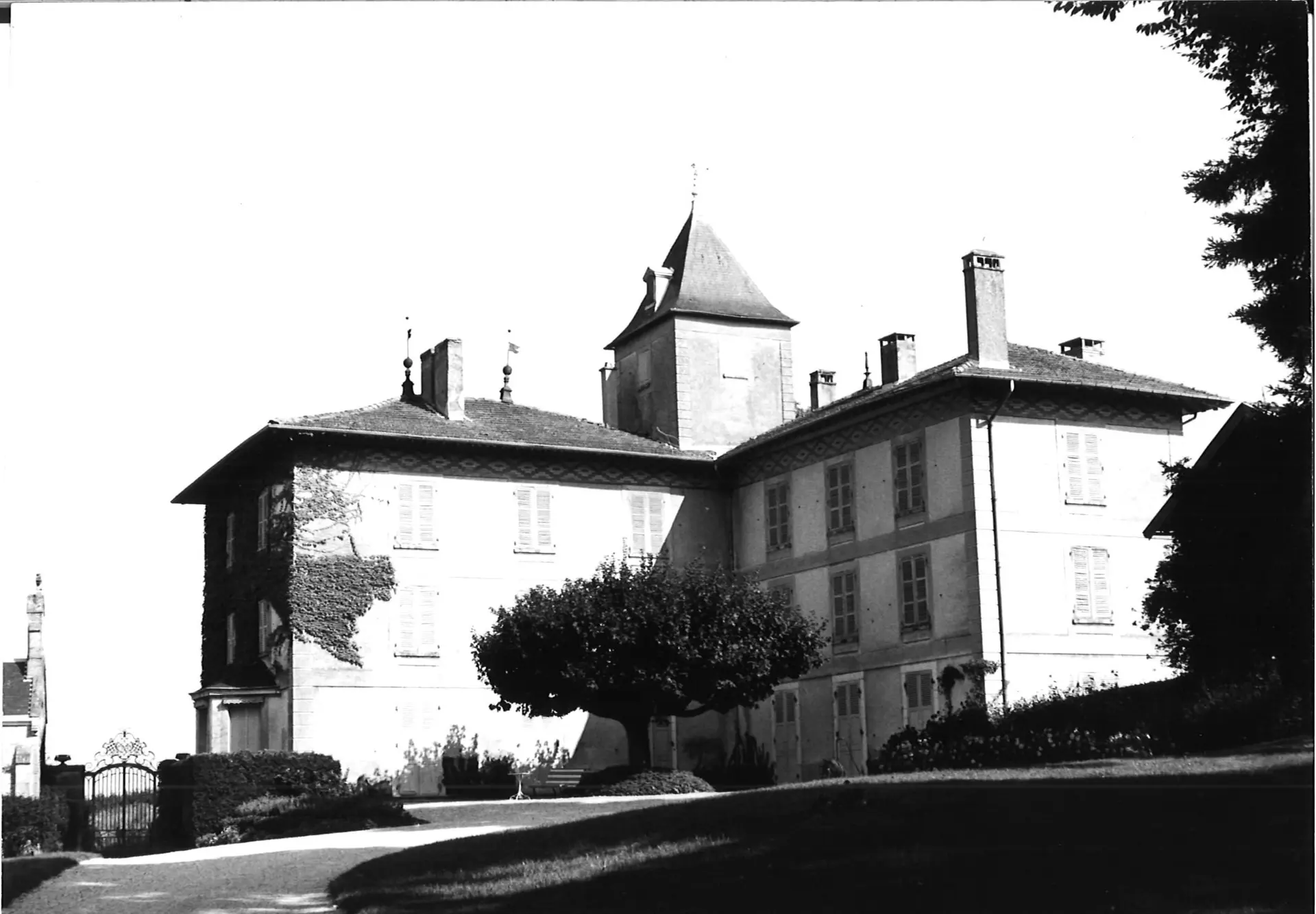 château du Tiret archives