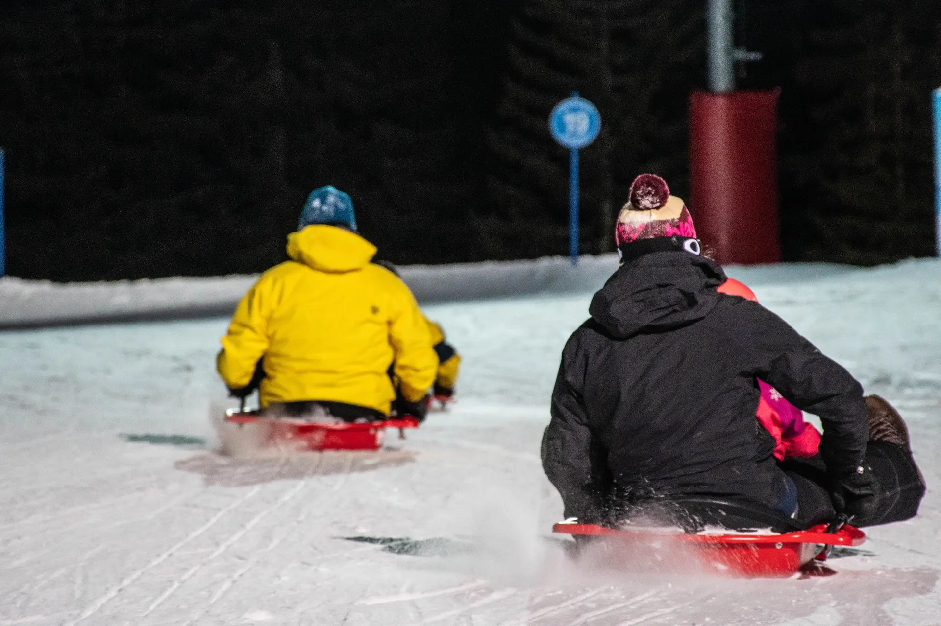 Soirée luge nocturne à Manigod