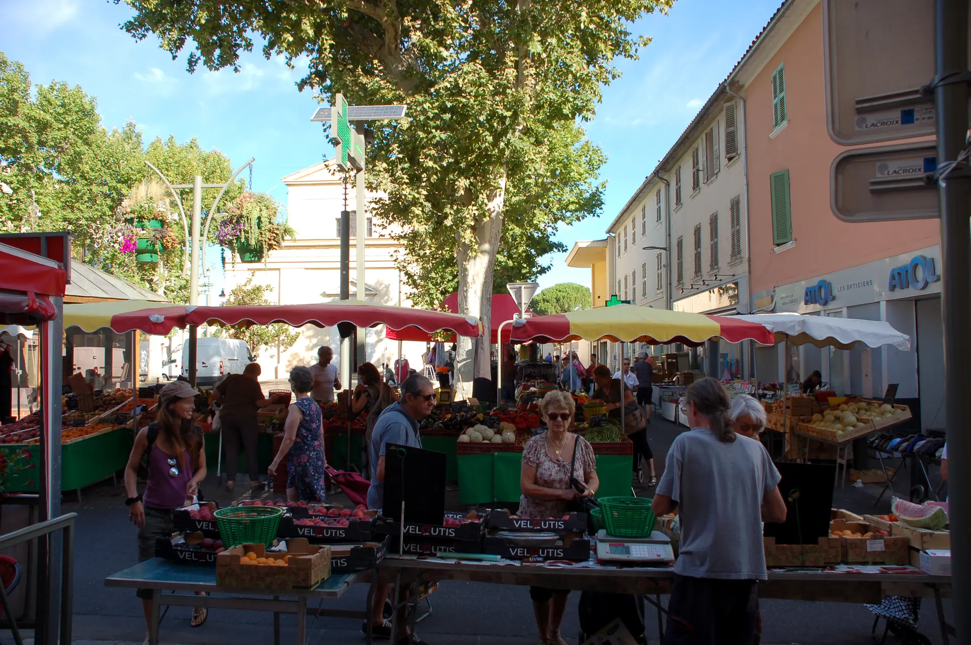Marché de la Crau / Mercredi et dimanche matin