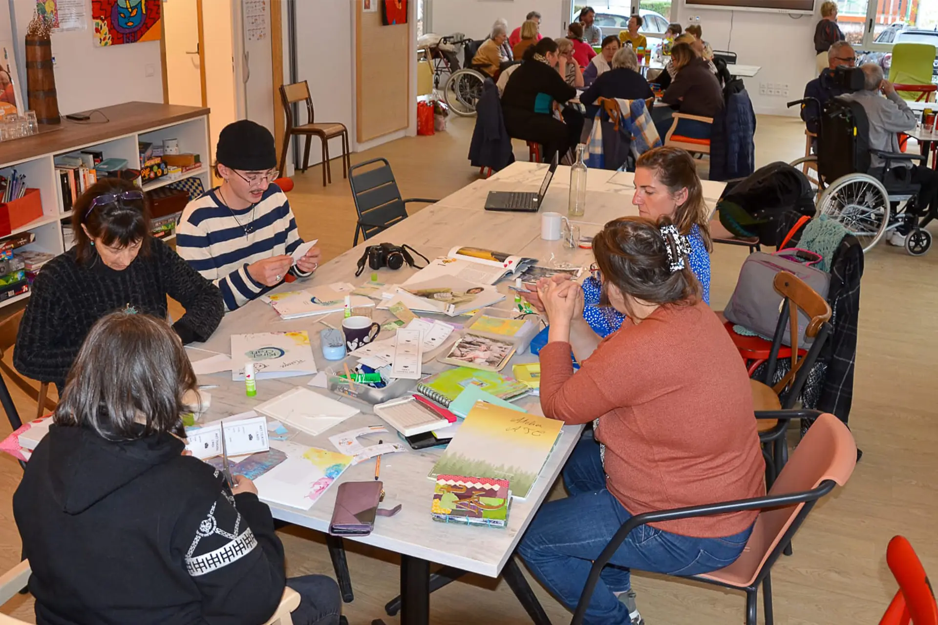 Atelier création cartes et enveloppes de Noël_Thônes