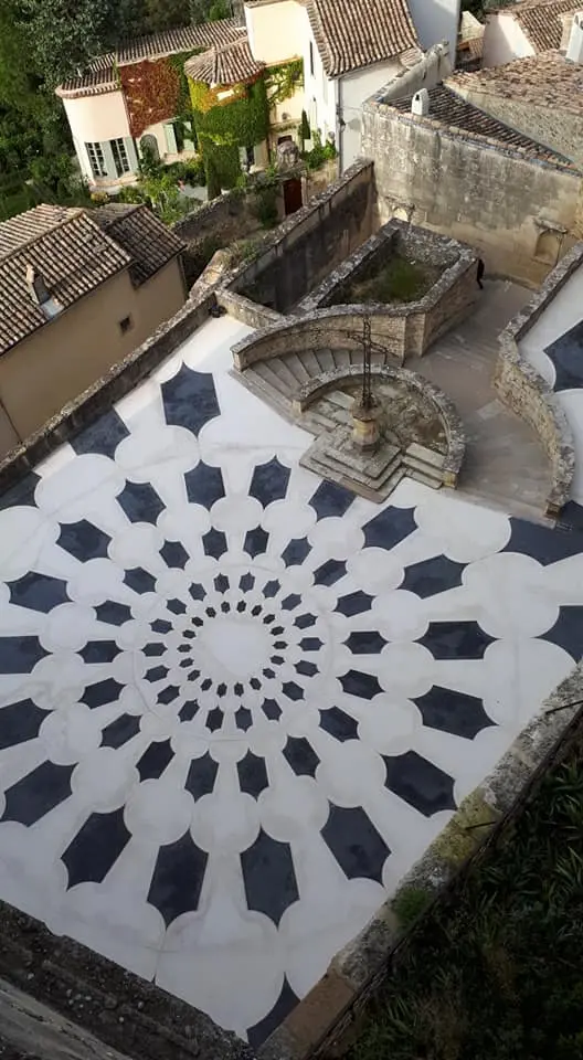 Parvis Collégiale - Grignan
