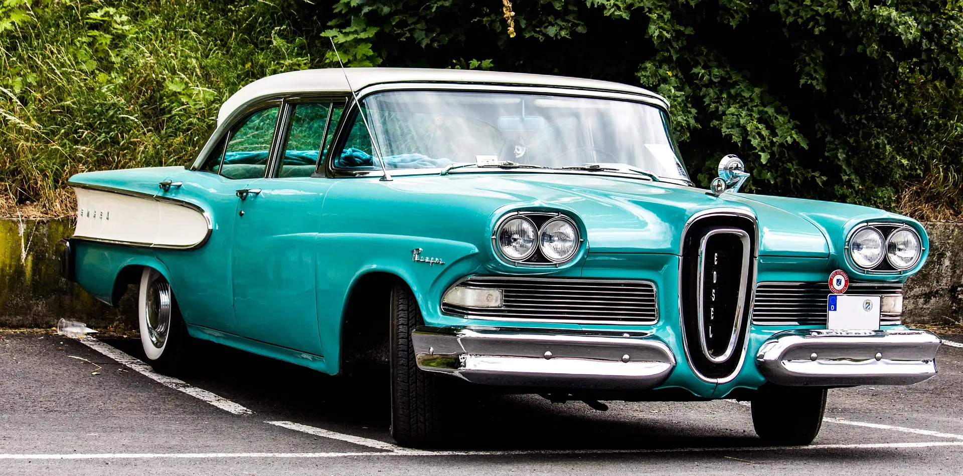 Photo d'une voiture ancienne