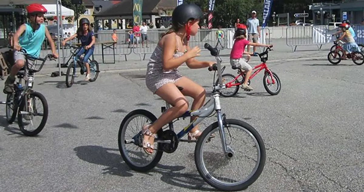 BMX Fun Peaky Bikers