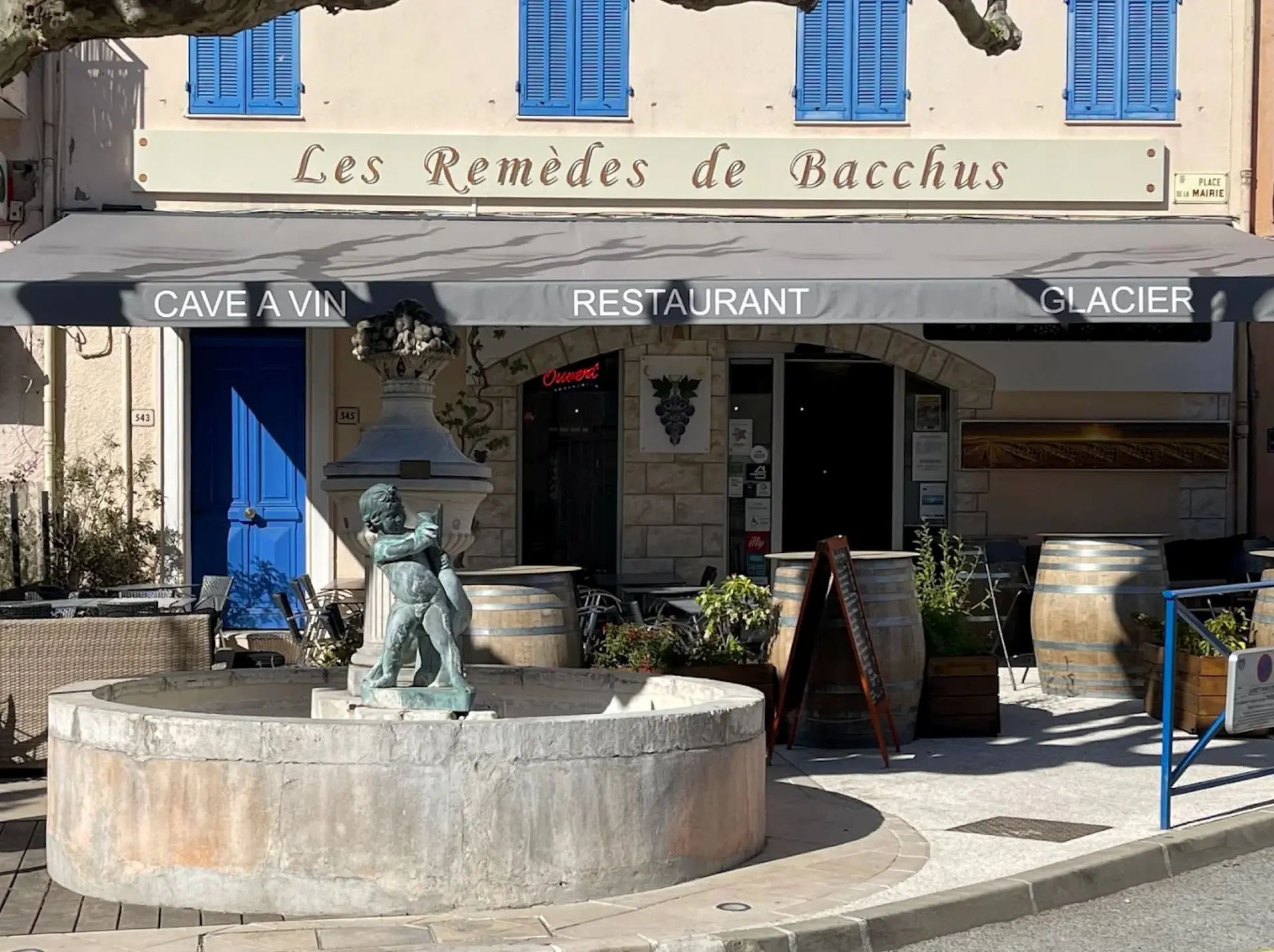 L'entrée du restaurant