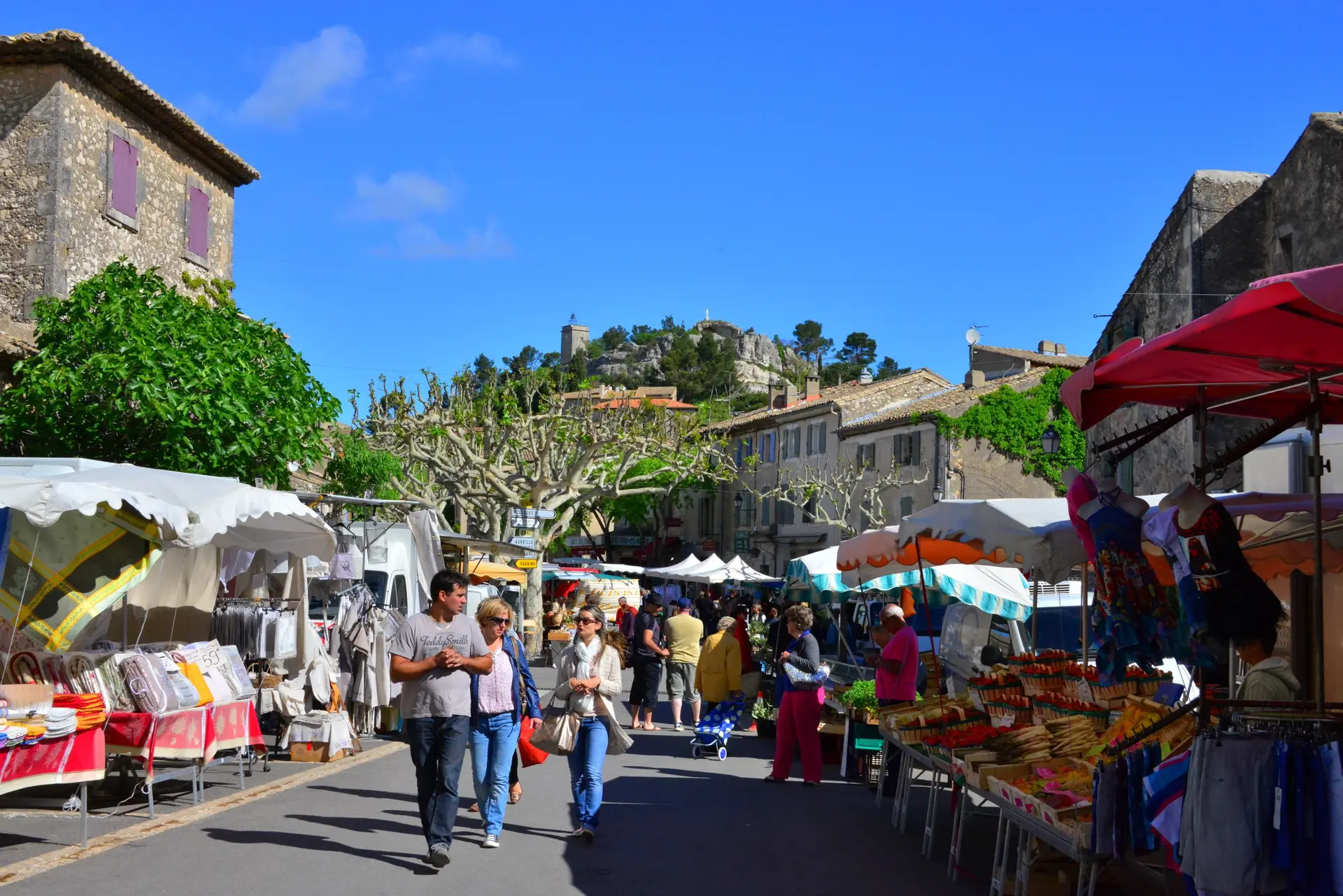 Marché d'Eygalières_rue