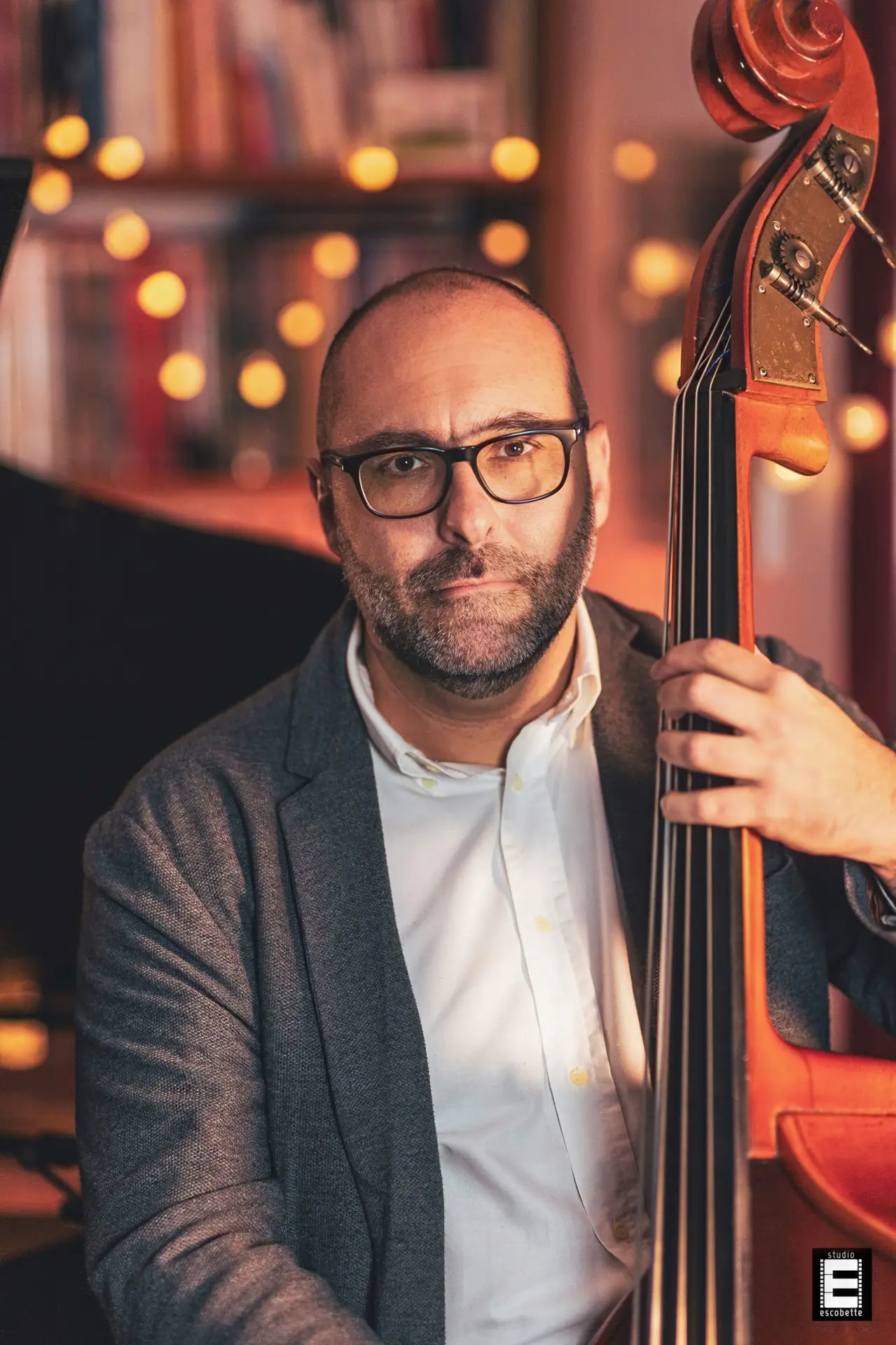 KIND OF JAZZ Contrebassiste Matteo Sgarzi