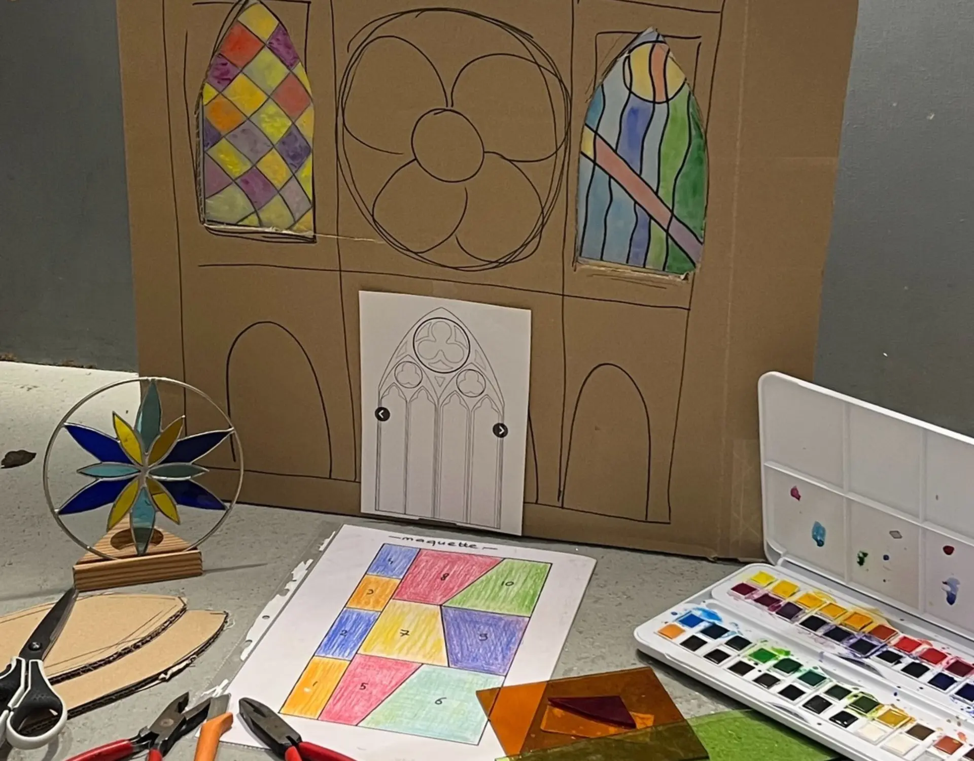 Atelier artistique autour du vitrail_Faverges-Seythenex