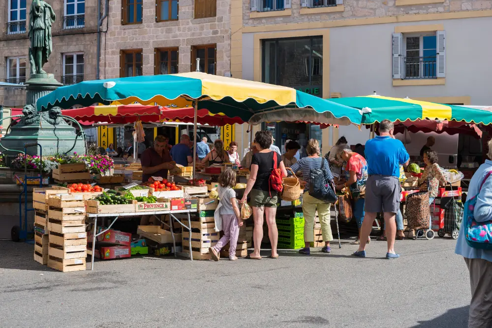 Marché de Saint-Bonnet le Château