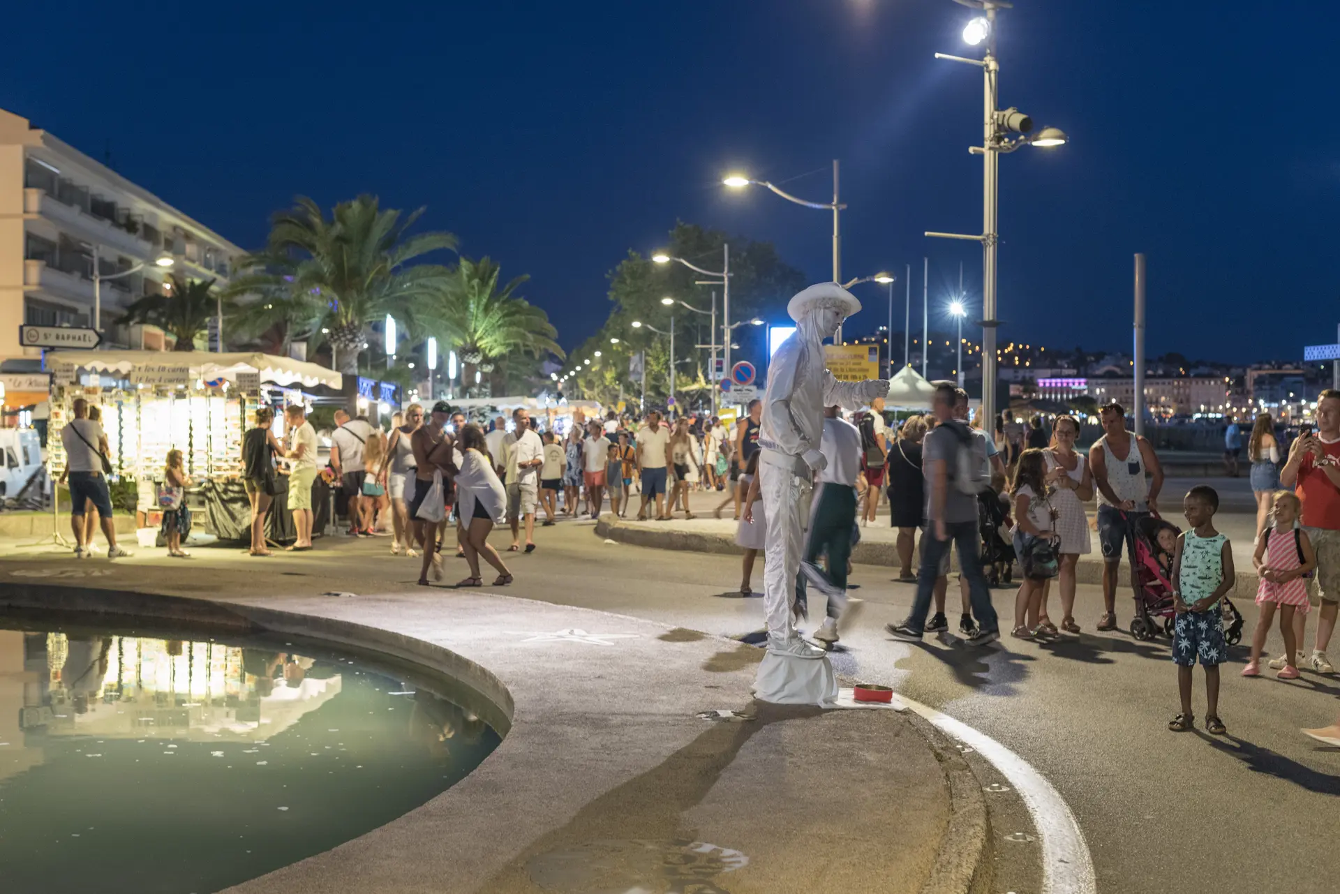 Marché nocturne Fréjus plage
