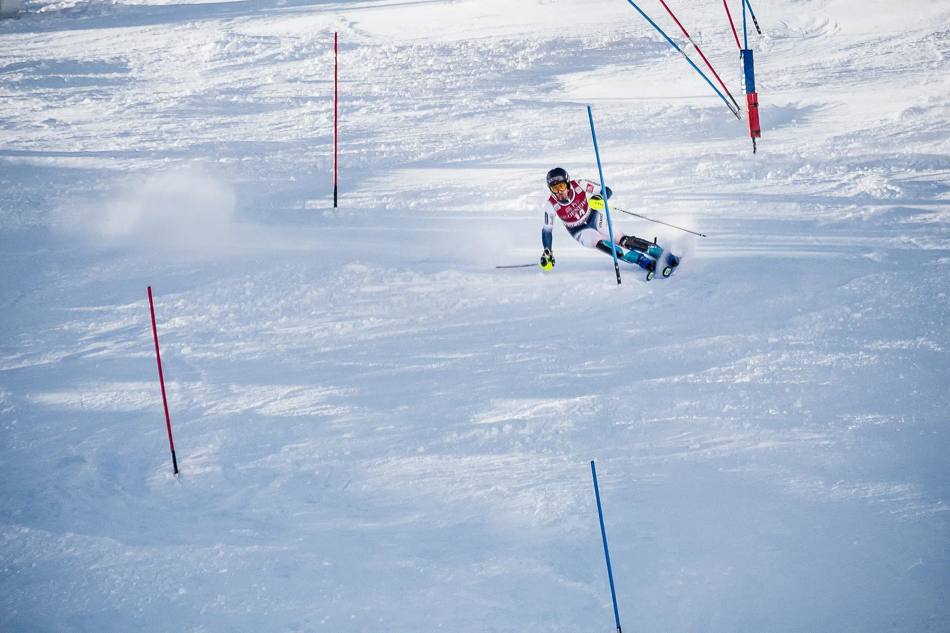 Skieur sur la Face de Bellevarde lors du Critérium de la Première Neige à Val d'Isère