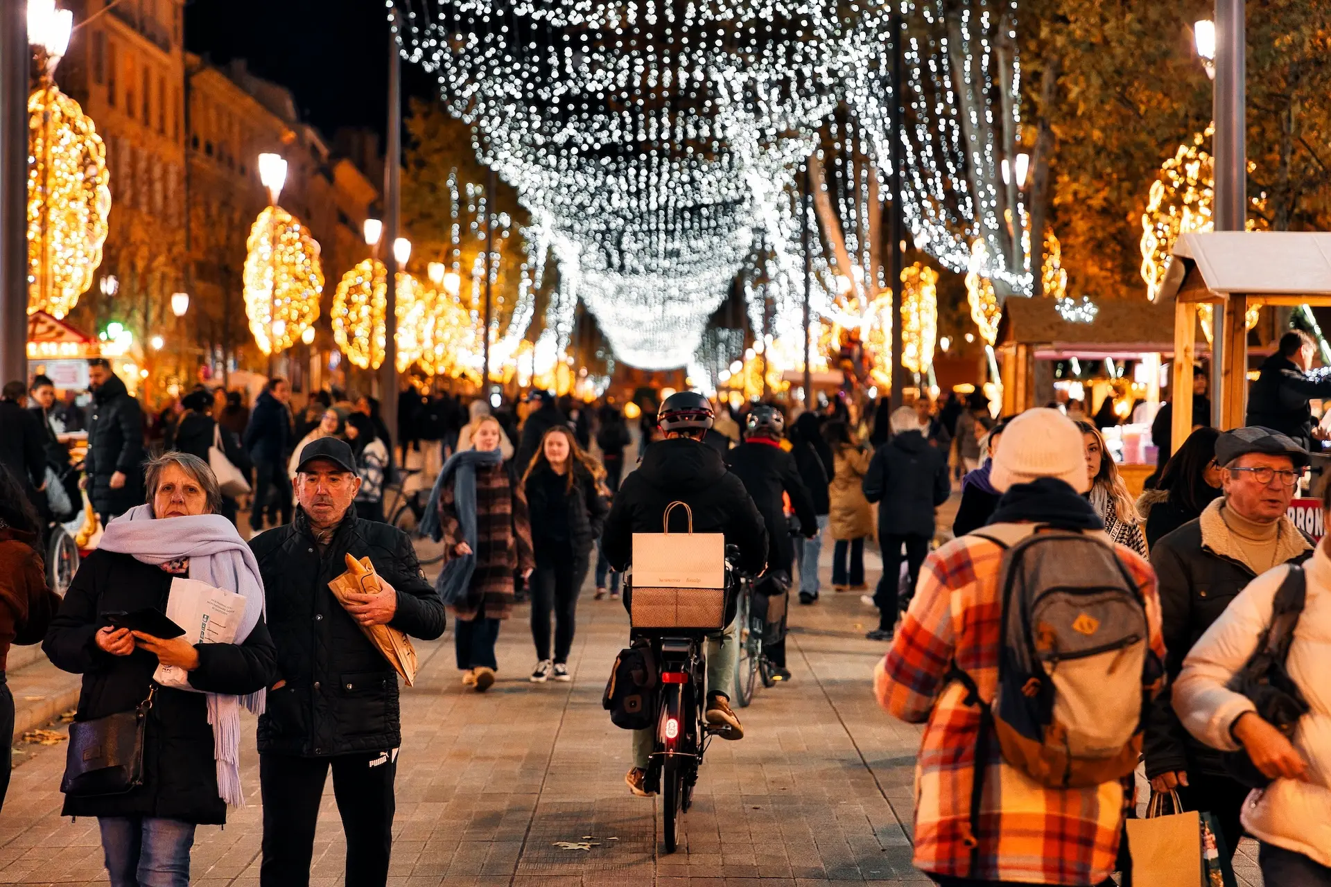 Ciel lumineux sur le cours Mirabeau