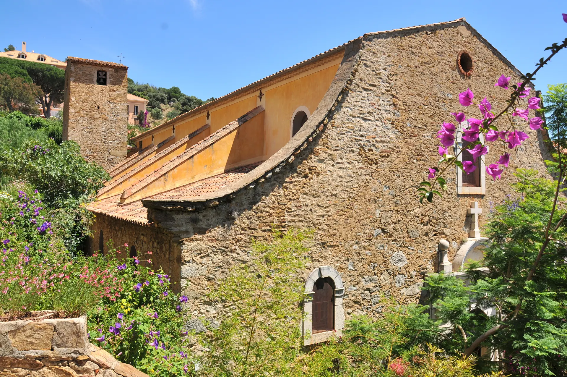 église Saint-Trophyme