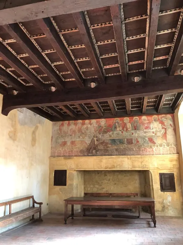 Ancien refectoire du prieuré béndictin de Champdieu  (fresque de la Cène)