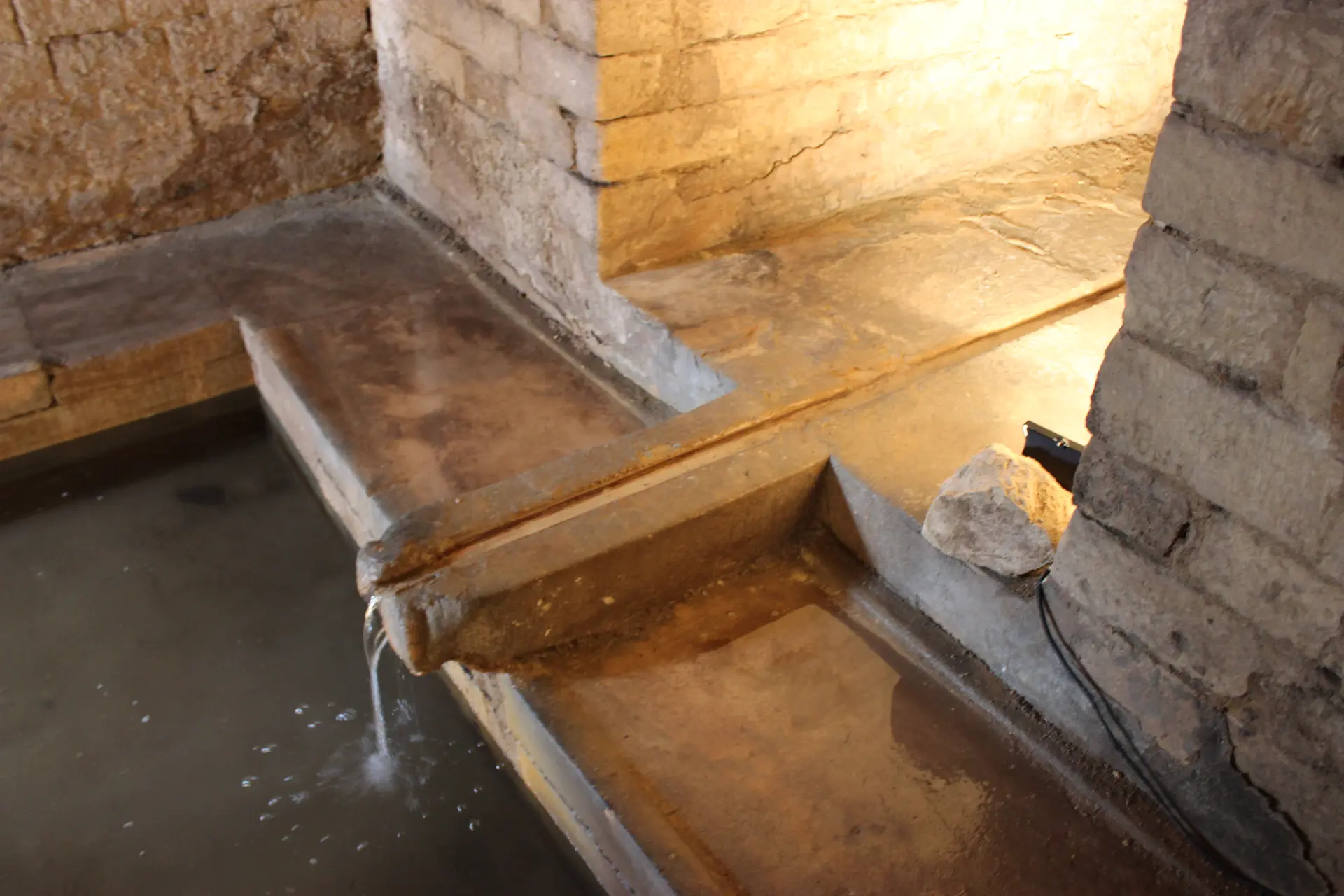 Visite de la Fontaine de la Pissotte, la source cachée_Saint-Germain-en-Laye