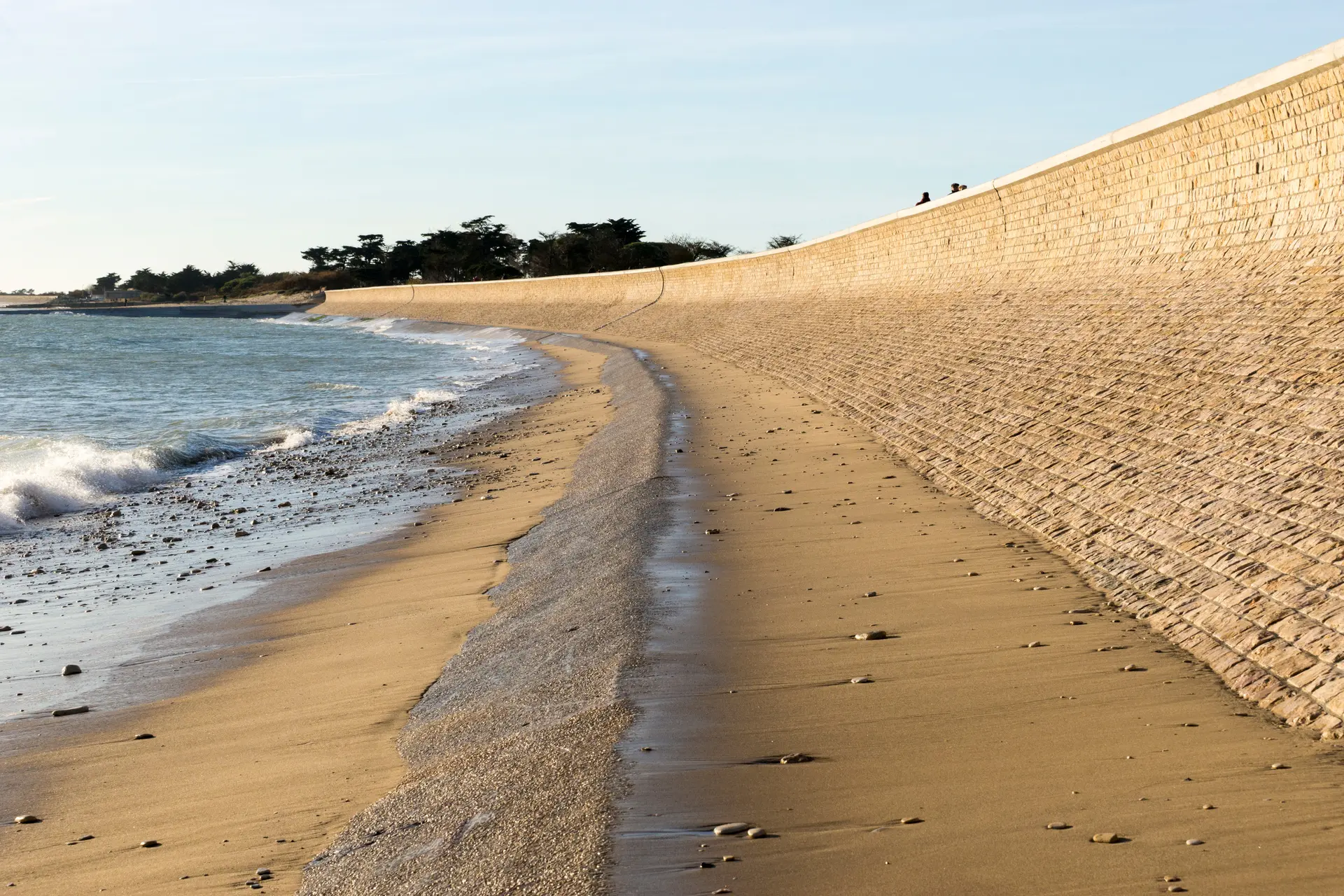 Guided tour: Against all odds, the Boutillon sea wall_La Couarde-sur-Mer