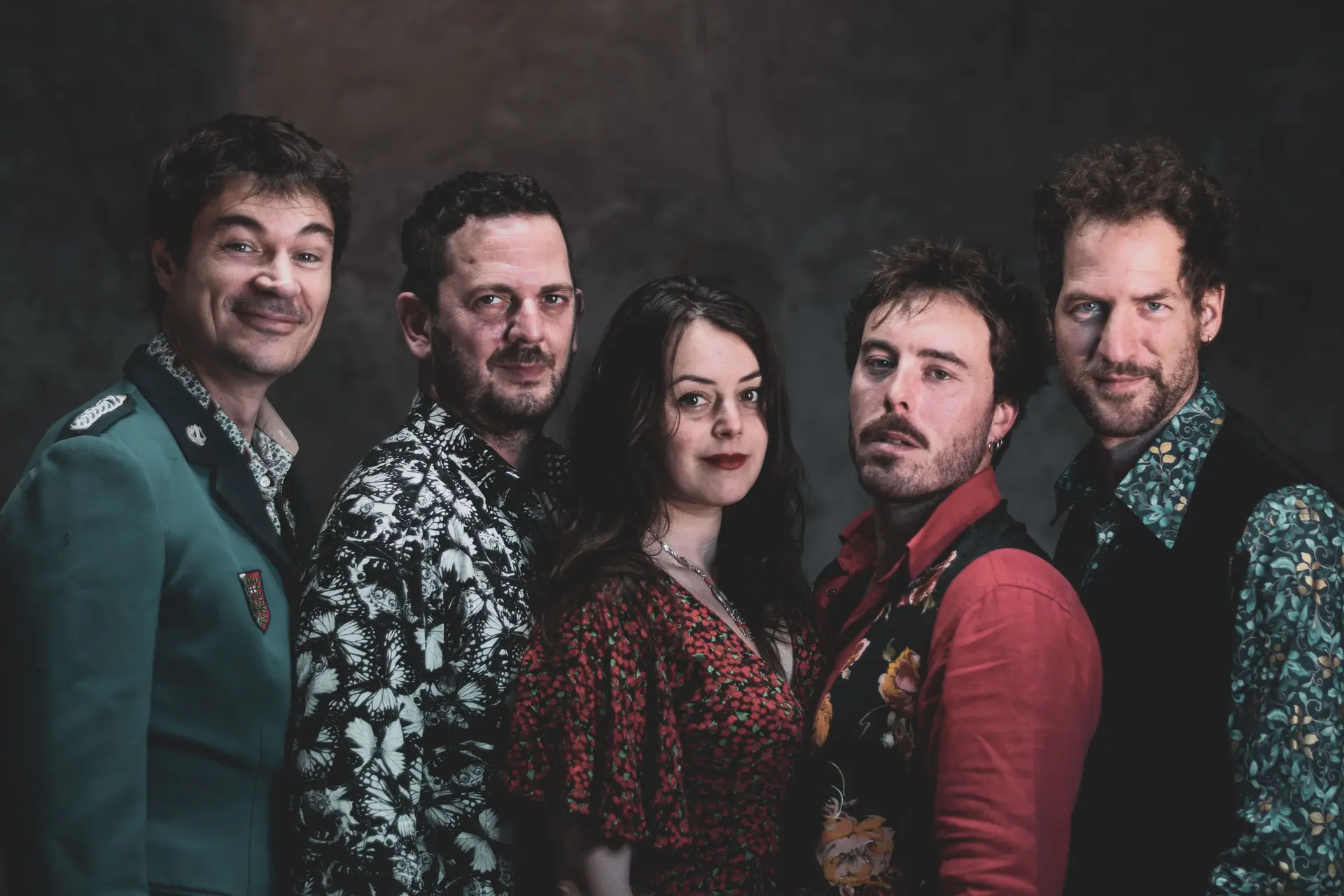 Le groupe composé de 4 hommes et une femme.