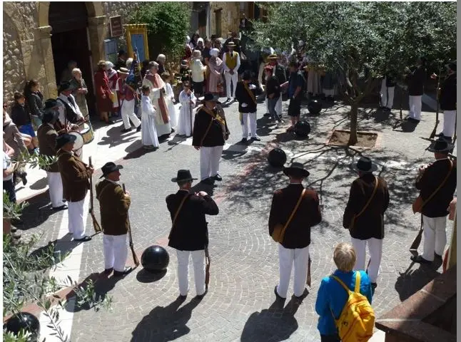 bravadeurs, danses et chants folkloriques