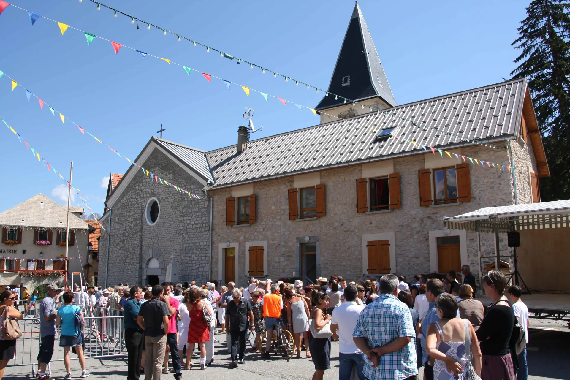 Vide grenier d'Agnières en Dévoluy