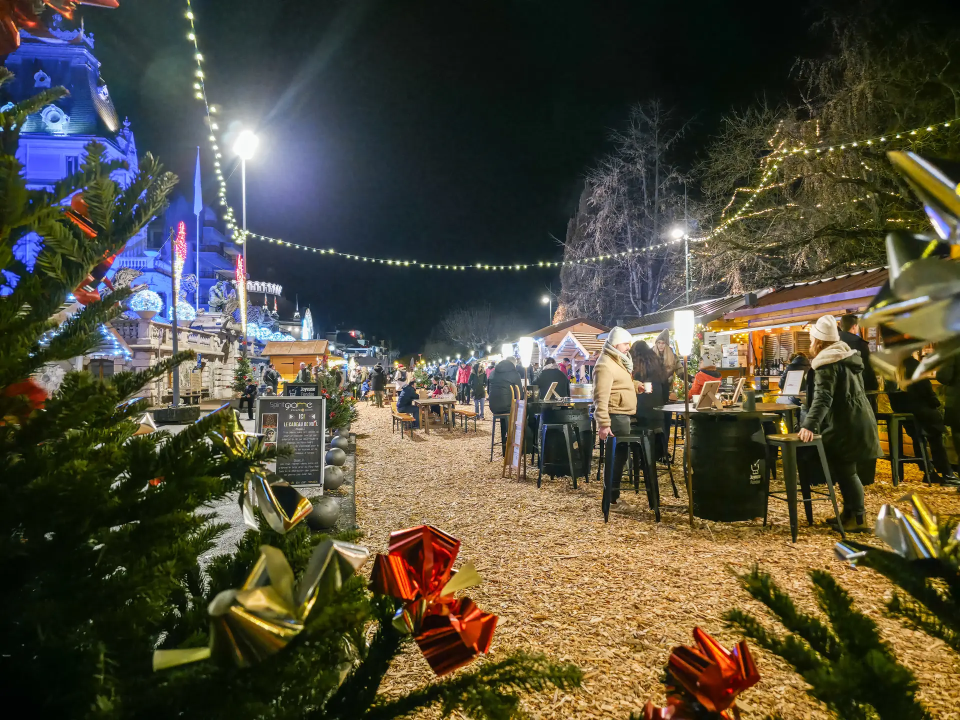 devant l'hôtel de Ville