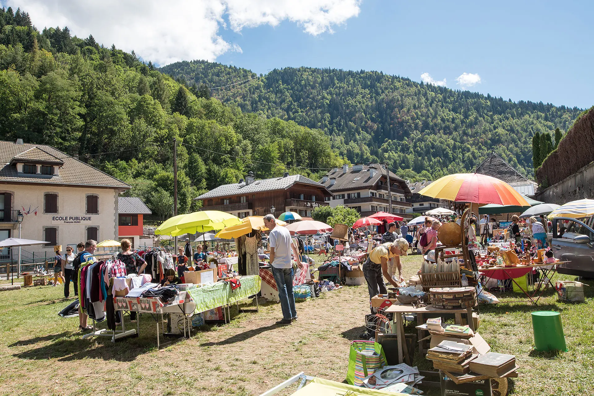Foire à Tout au village du Biot.