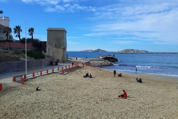 Hiking and treasure hunt – Urban coves & creeks