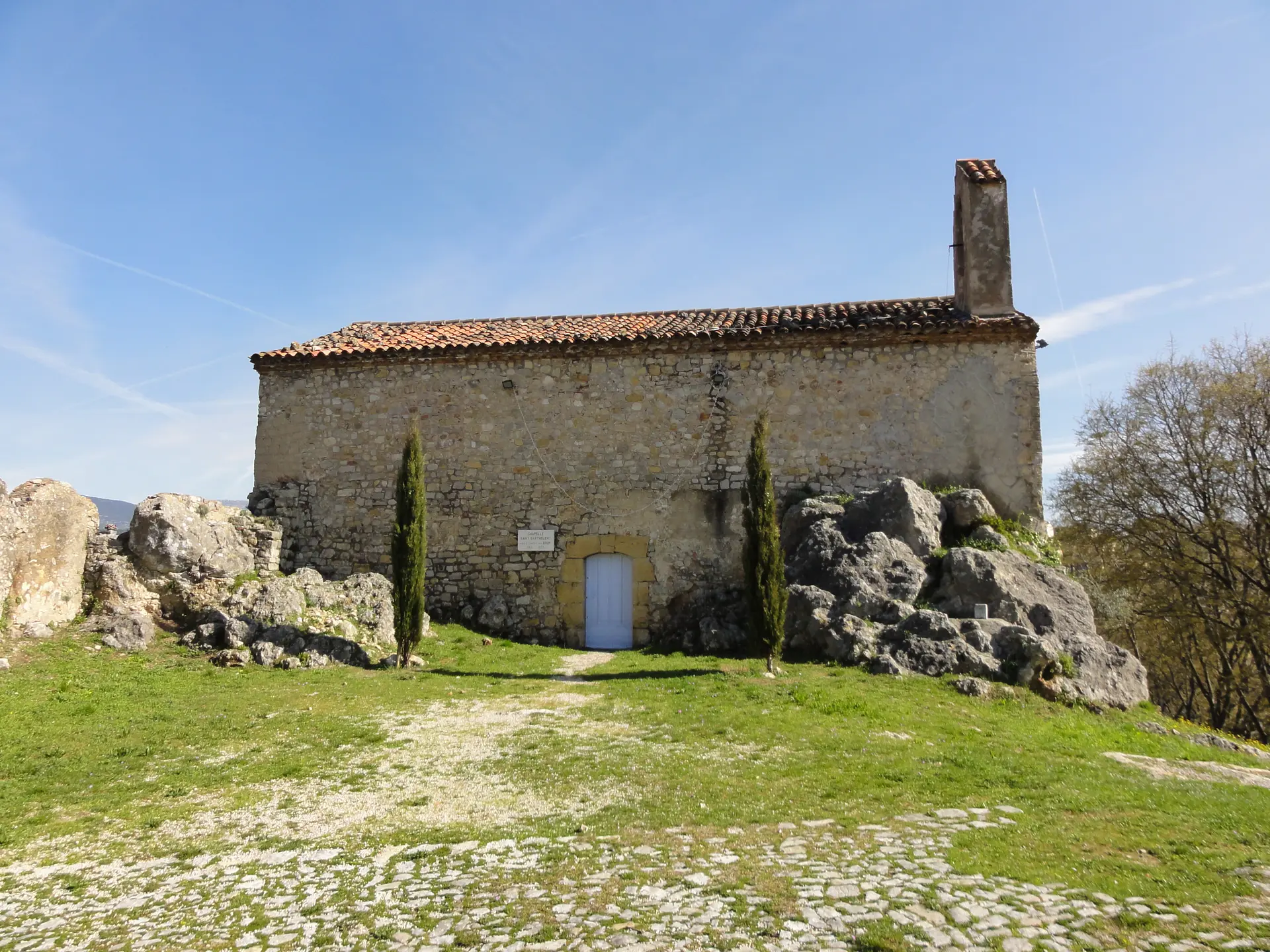 Chapelle St Barthélemy et l'aire