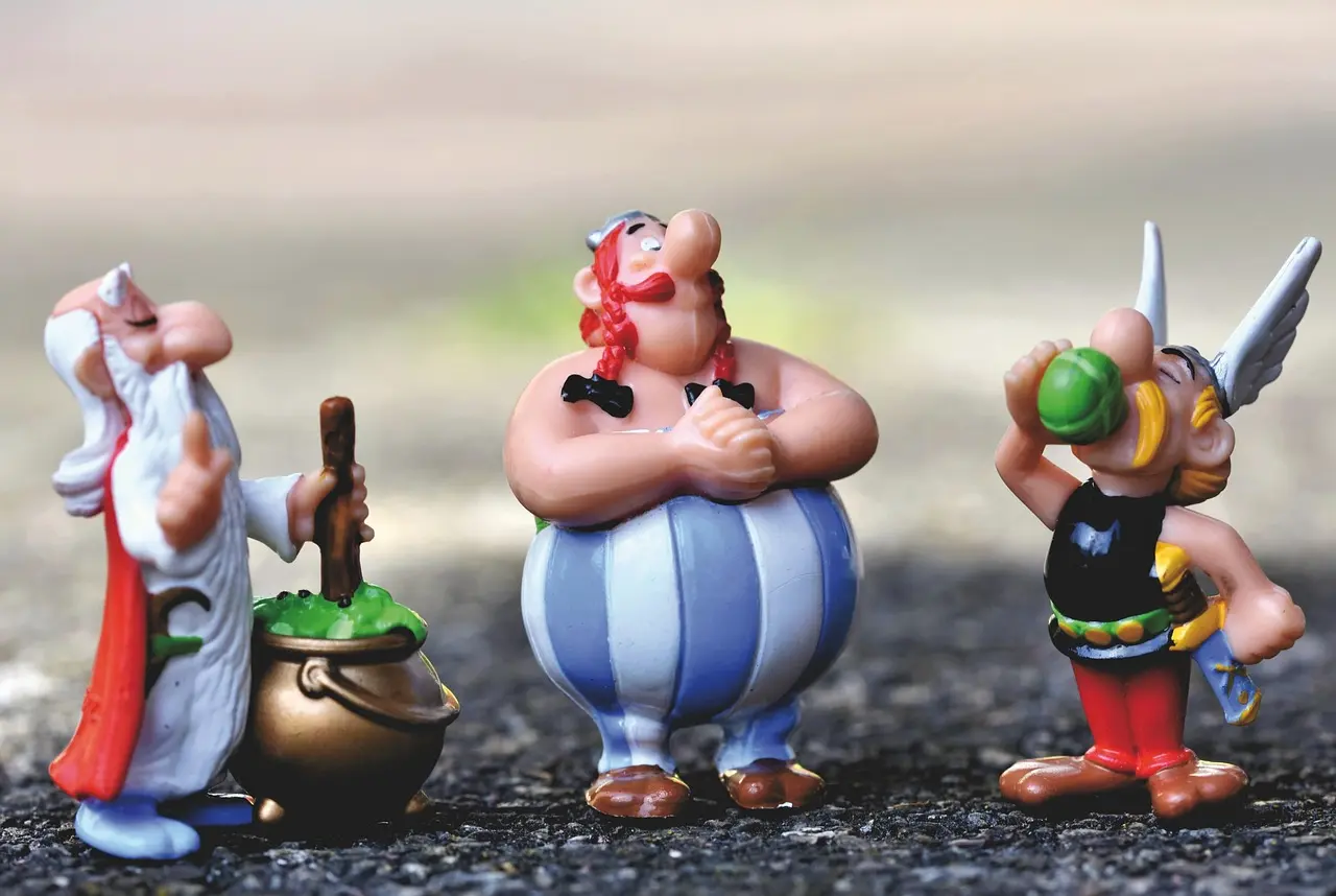 une photo représentant des figurines d'Asterix et Obélix