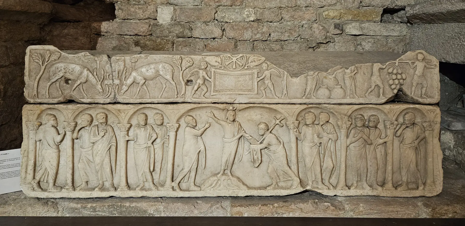 Visite guidée des cryptes de St Victor