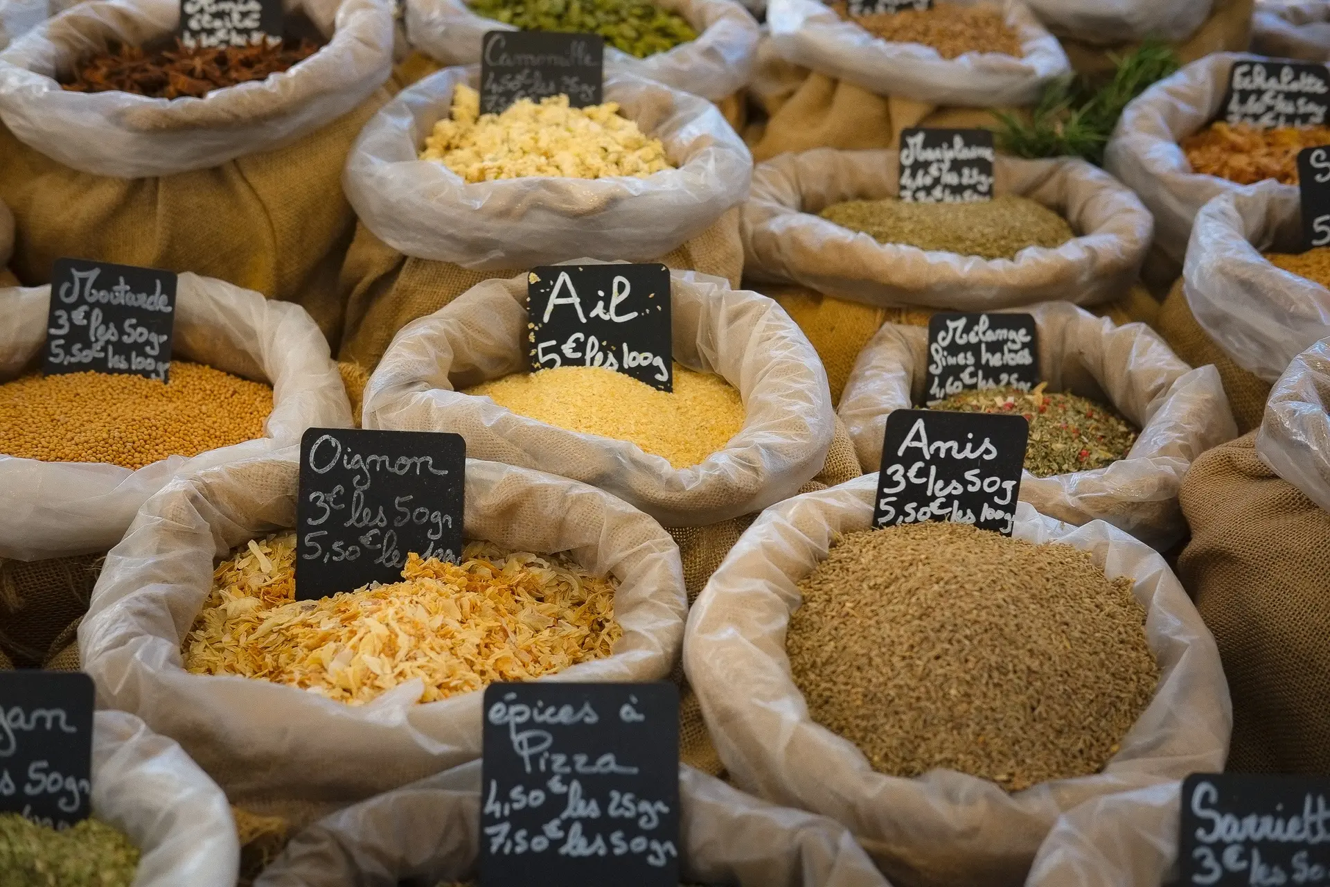 Marché d'Eygalières_épices