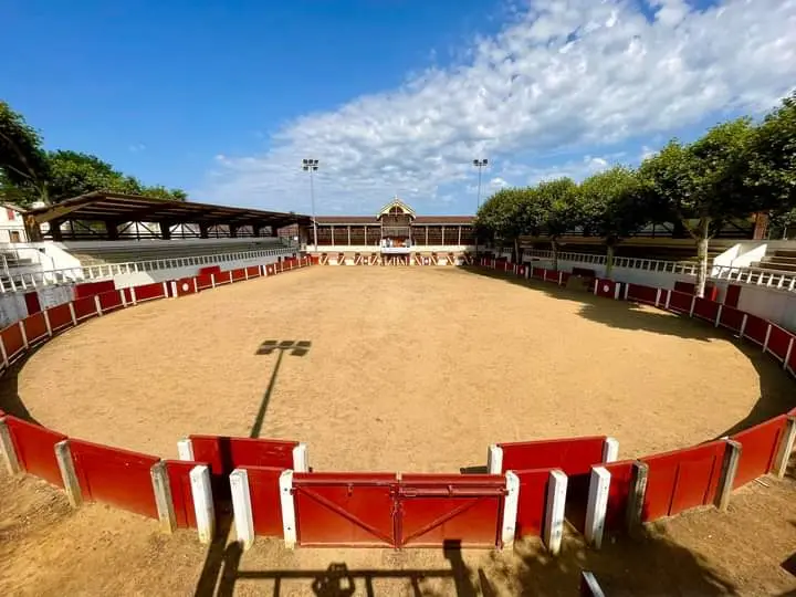 Arènes