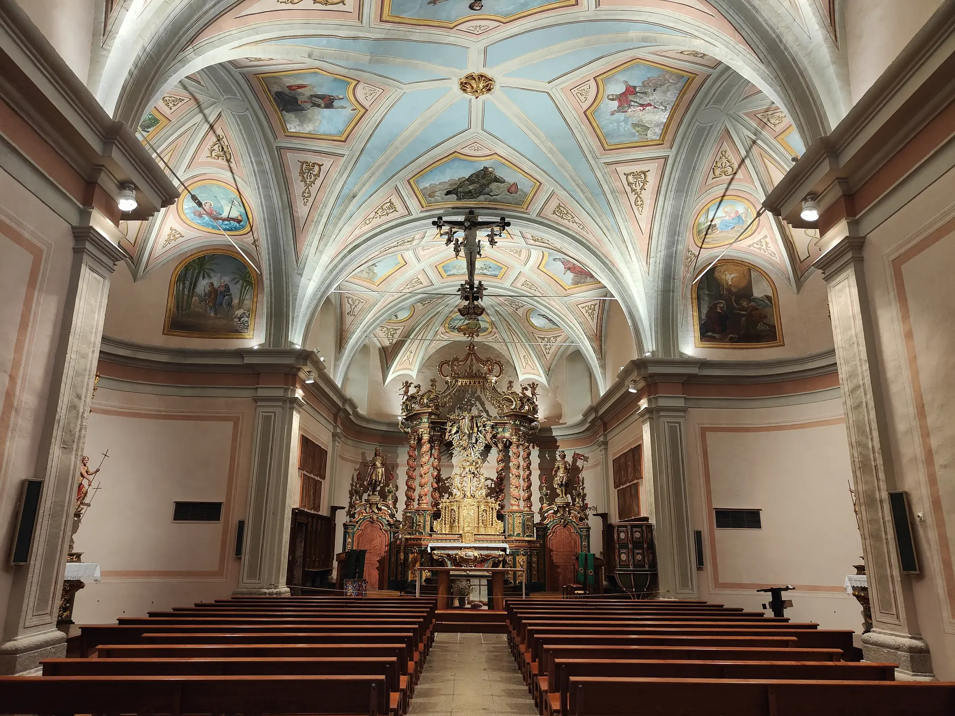 Intérieur église