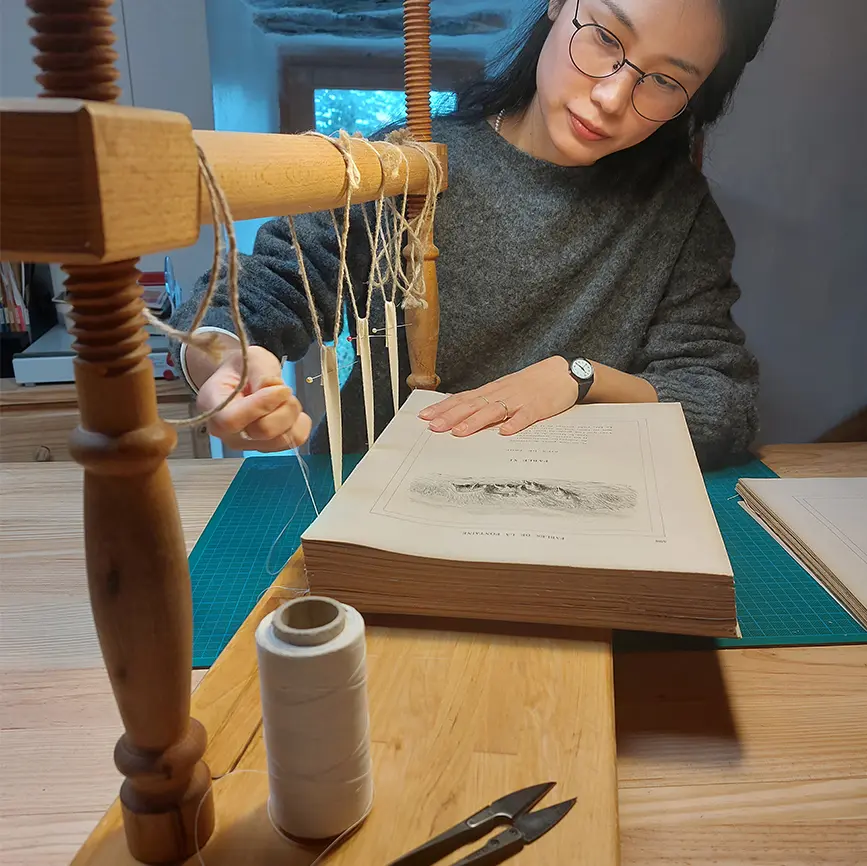 Atelier reliure au cousoir