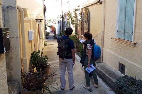 Hiking and treasure hunt – Urban coves & creeks