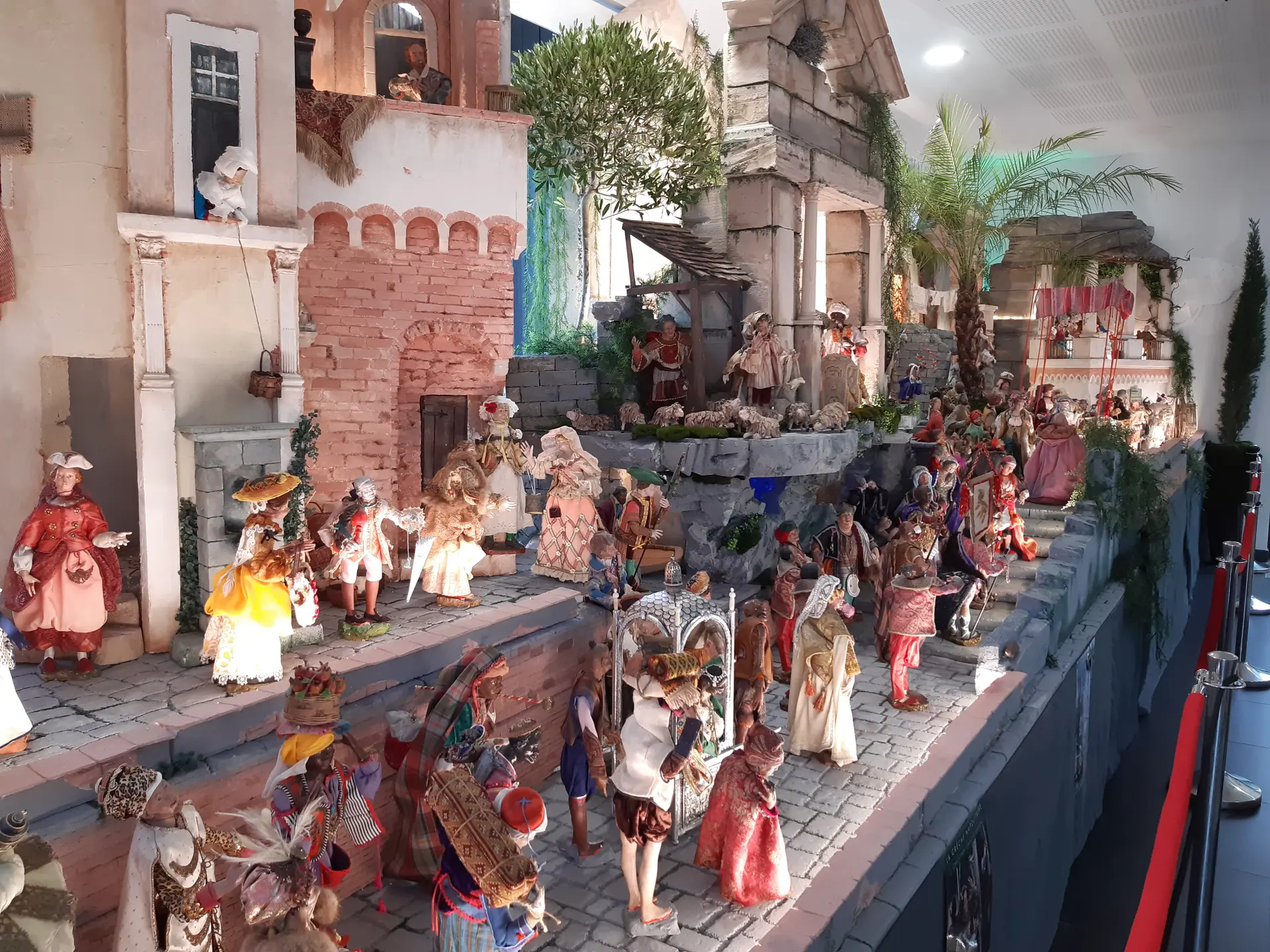 La Crèche napolitaine de Christian Léandre Ganga : entre exubérance baroque, dévotion populaire et théâtralité profane_Gassin