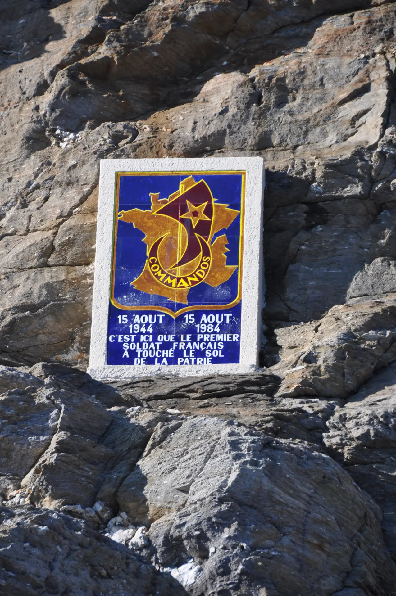 Plaque des commandos - © OT Lavandou