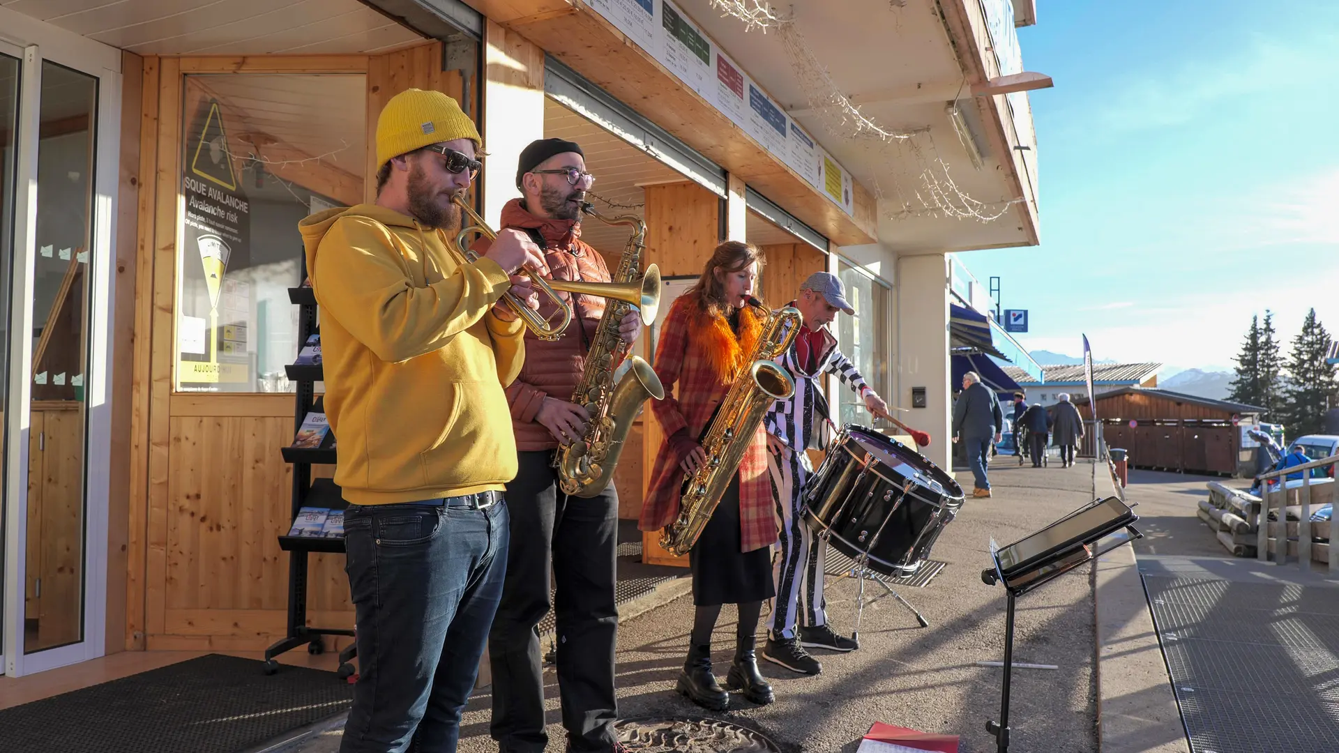 Fanfare dans la staion du Collet