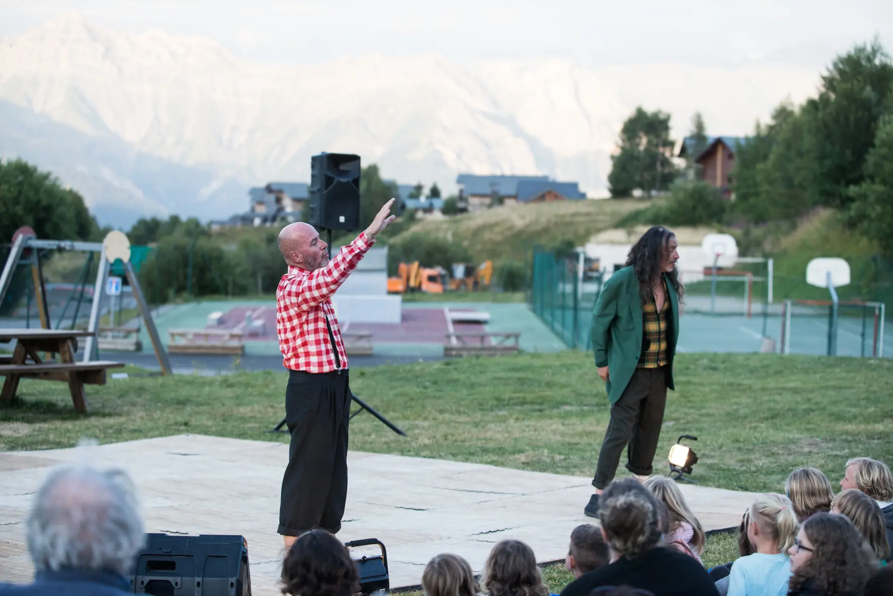 Fil Rouge - Festival le Spectacle Est Dans La Rue