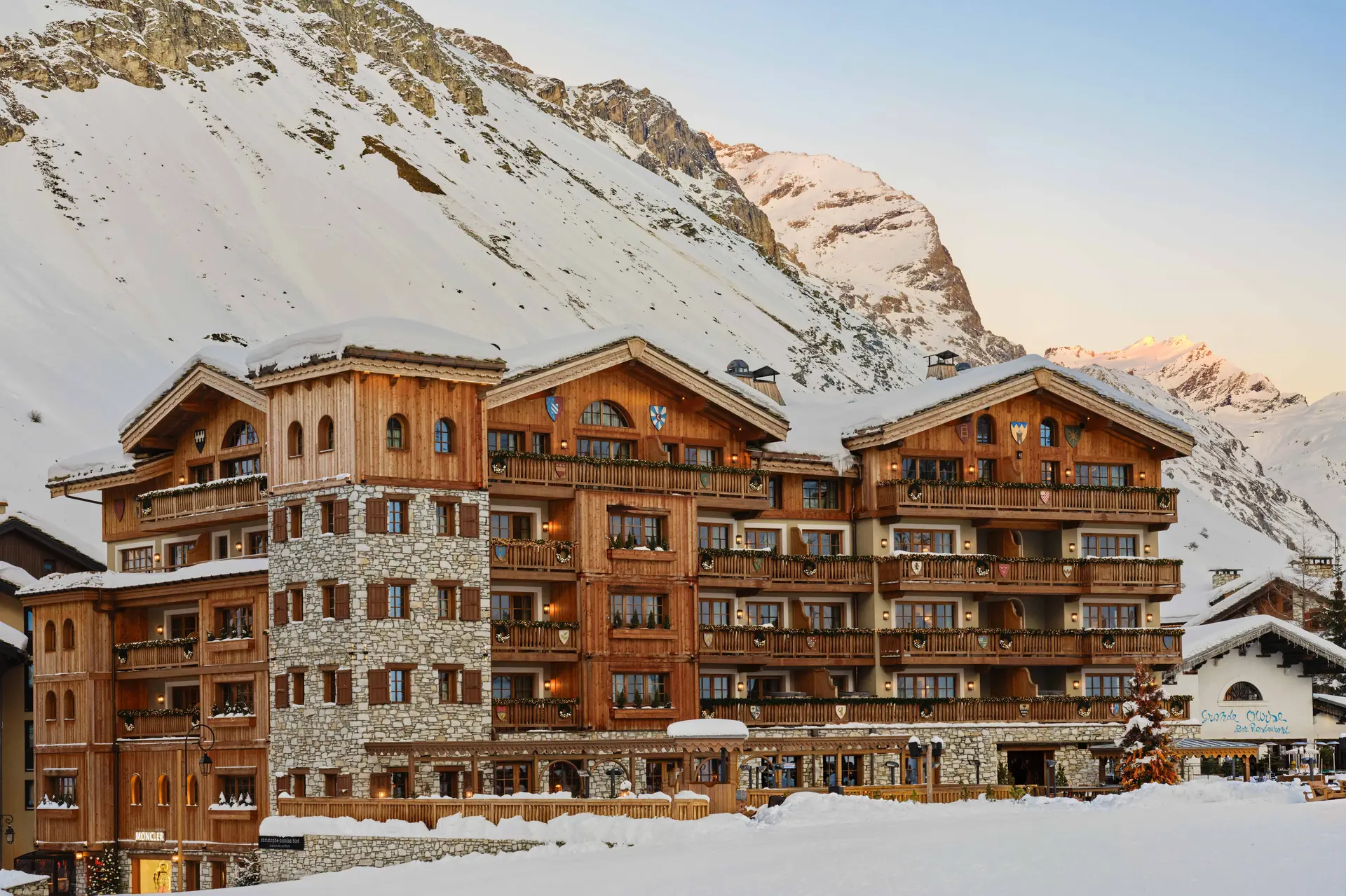 Façade de l'Hôtel Airelles Val d'Isère