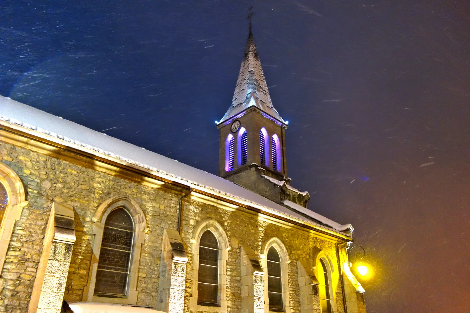 Eglise Saint Laurent Châtel de nuit