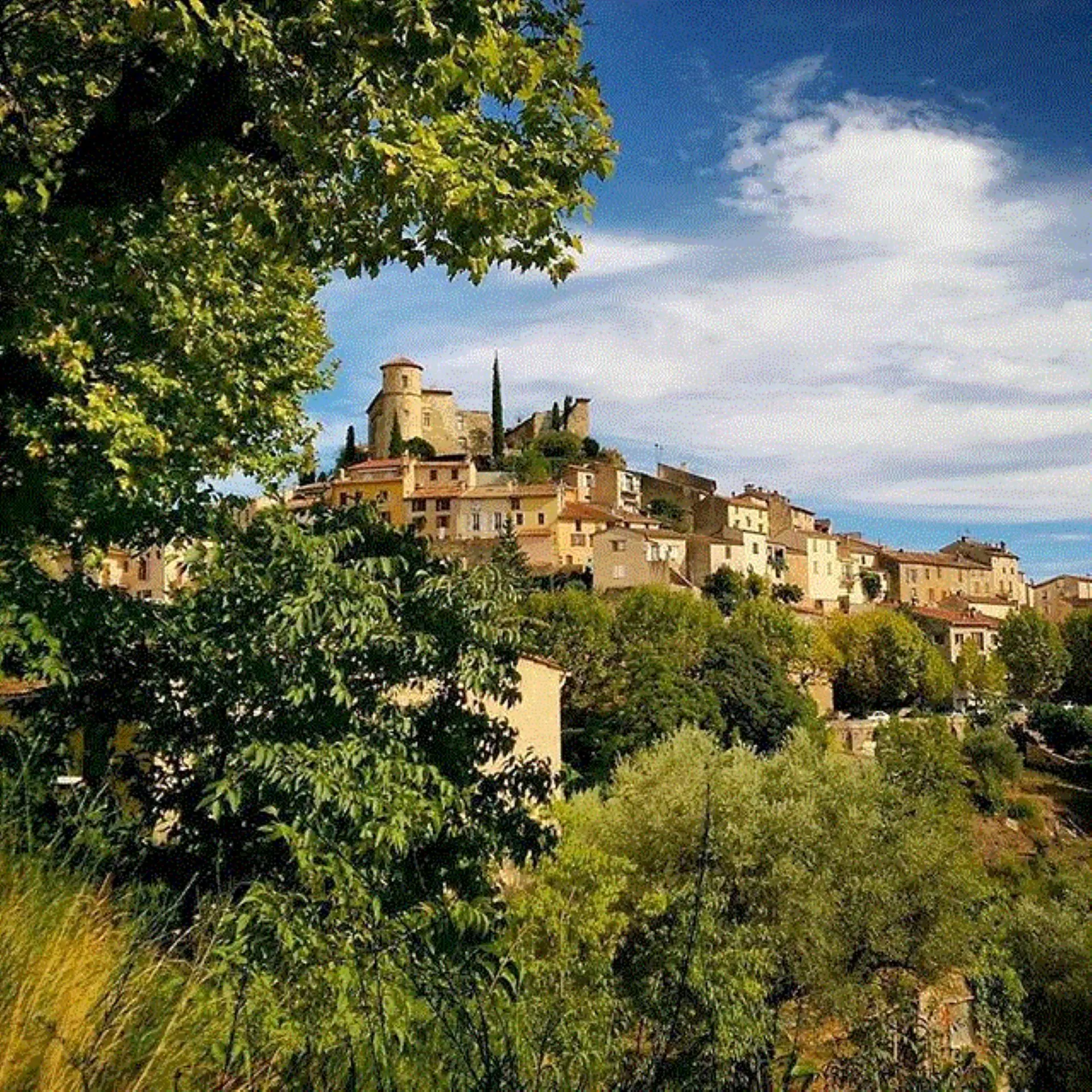 Callian vue par le chemin des Cotes