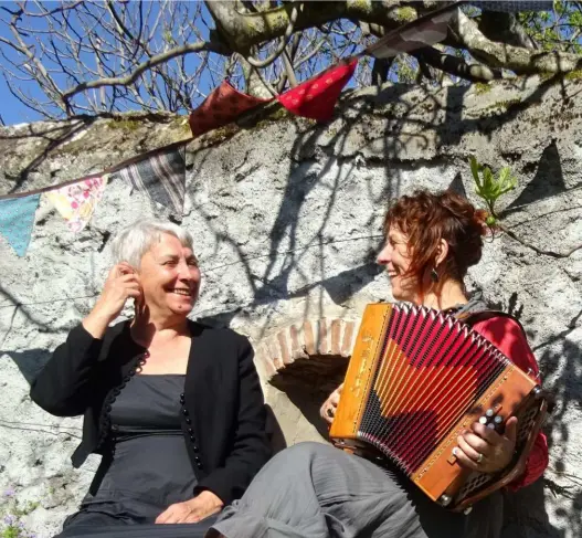 Elisabeth Calandry et Catherine Veth pour leur spectacle Farfollets