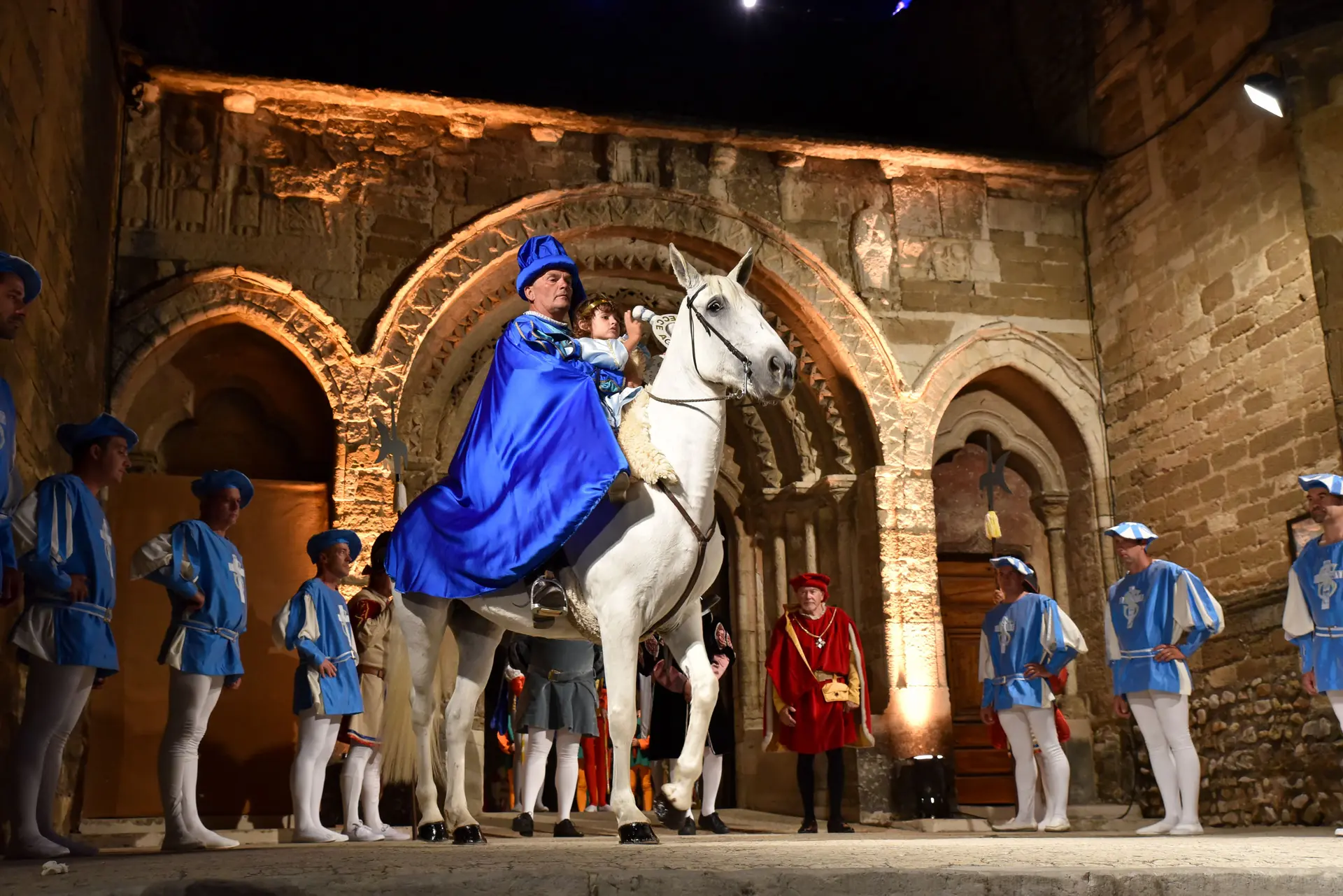 Sortie du petit cortège