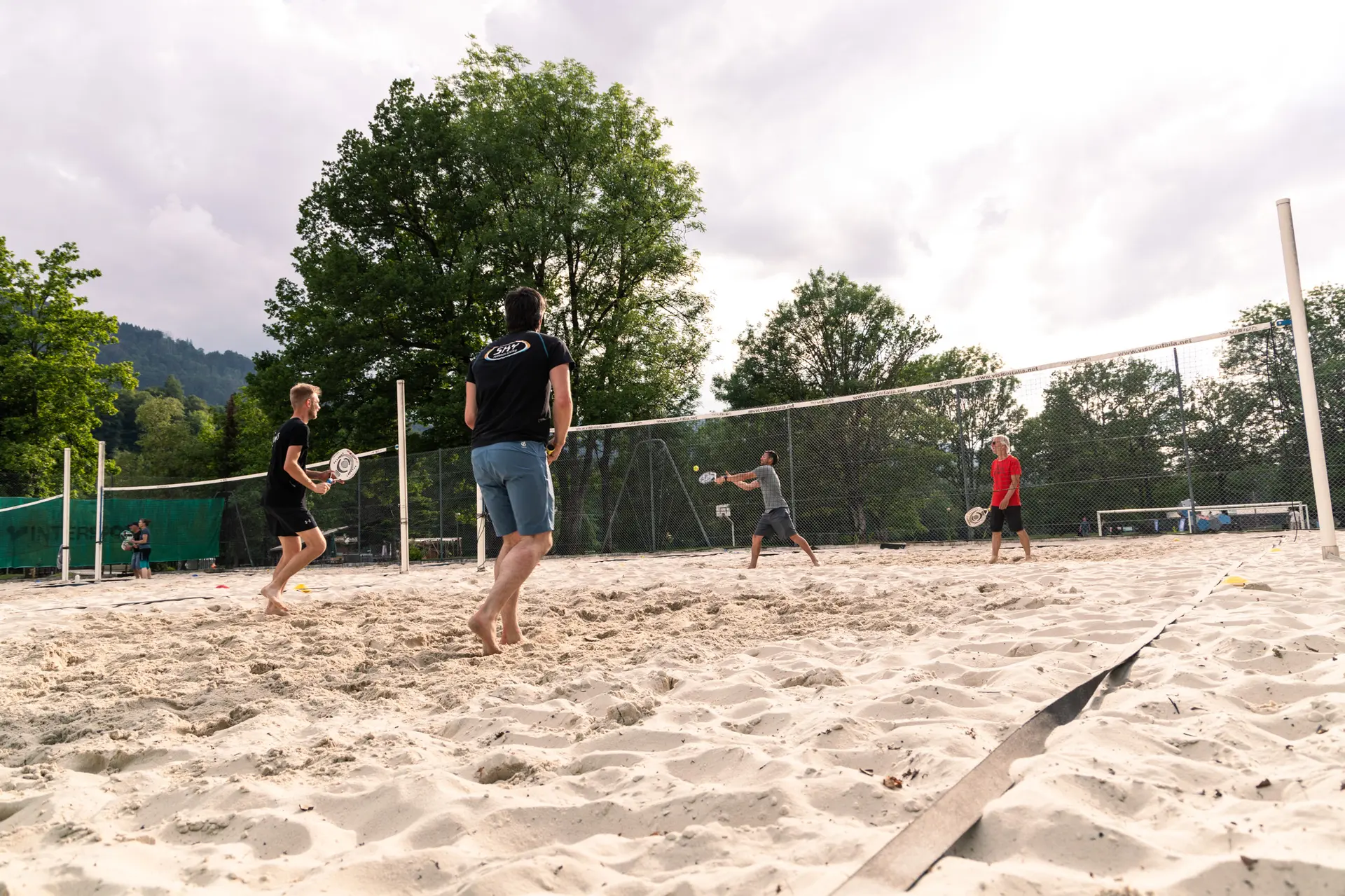 Beach tennis