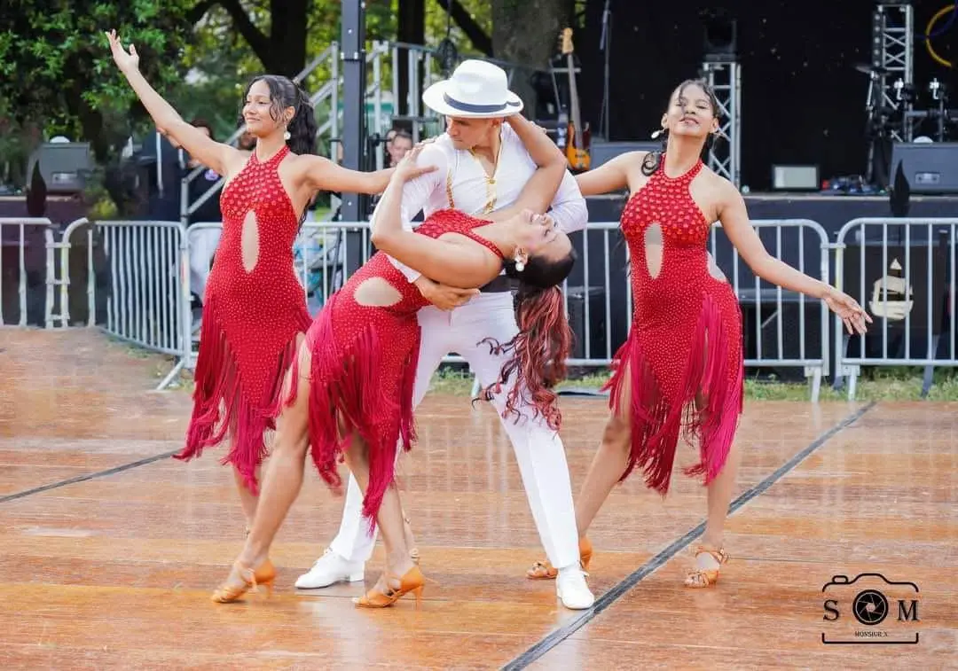Baila conmigo